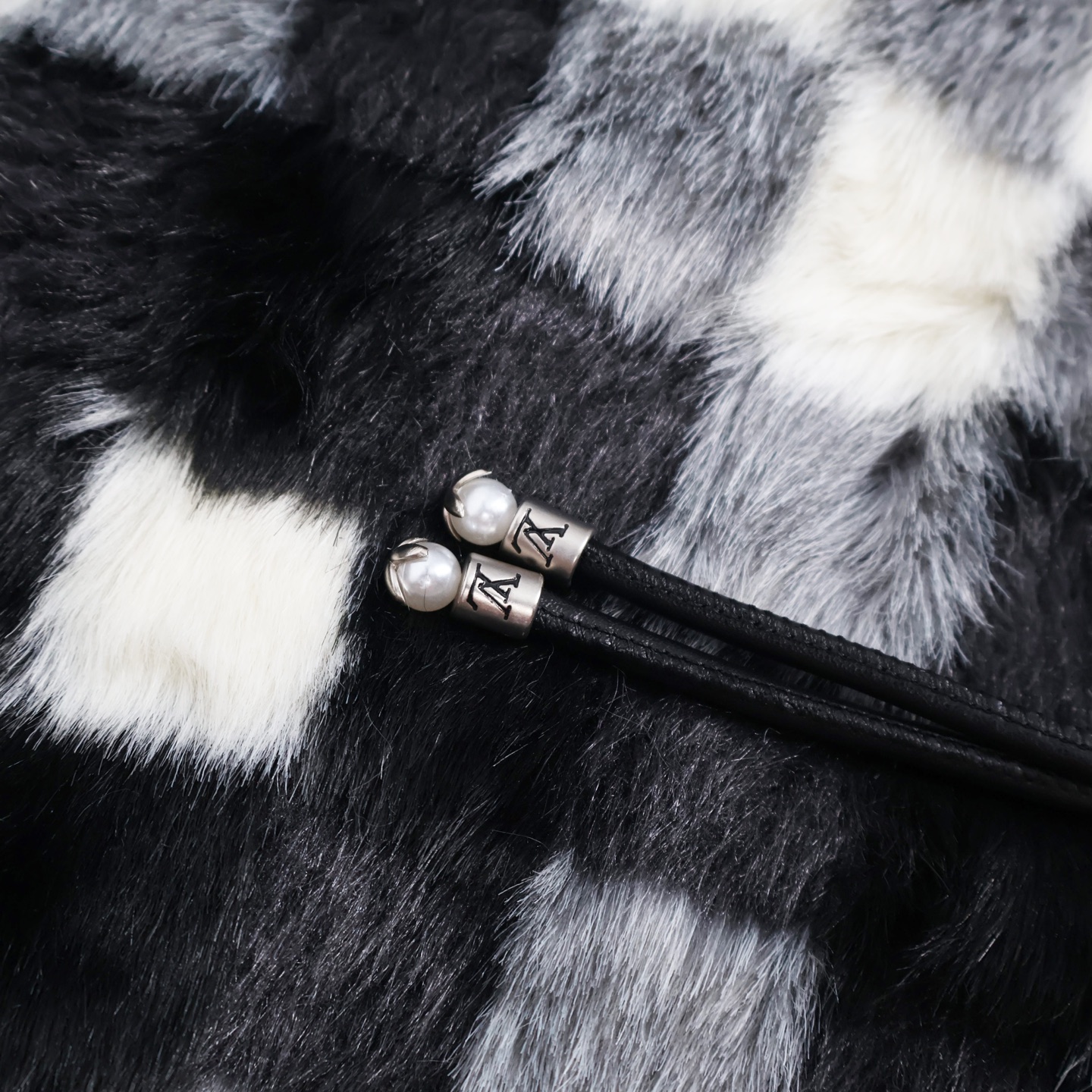 LOUIS VUITTON 路易威登 SKI滑雪系列 水貂毛马赛克拼接拉链连帽夹克 长袖 外套 灰色 C5 1AGIYD