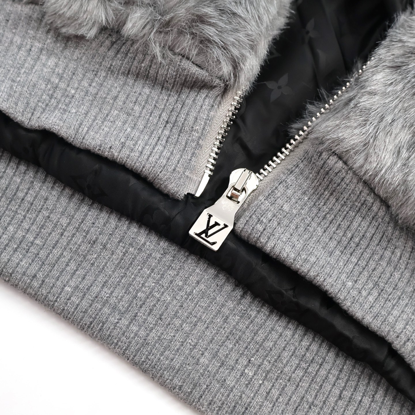 LOUIS VUITTON 路易威登 SKI滑雪系列 水貂毛马赛克拼接拉链连帽夹克 长袖 外套 灰色 C5 1AGIYD