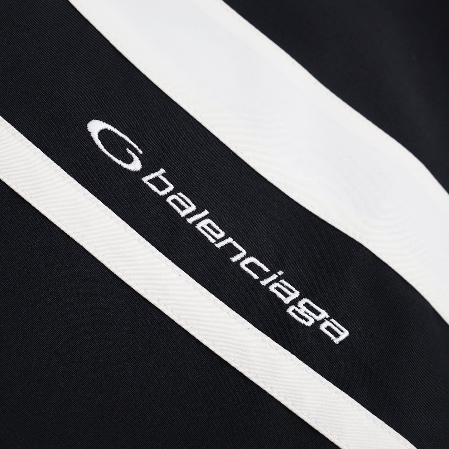 Balenciaga 巴黎世家 撞色拼接双头拉链立领外套 夹克 长袖 白色 黑色 C0 831363TRO319000