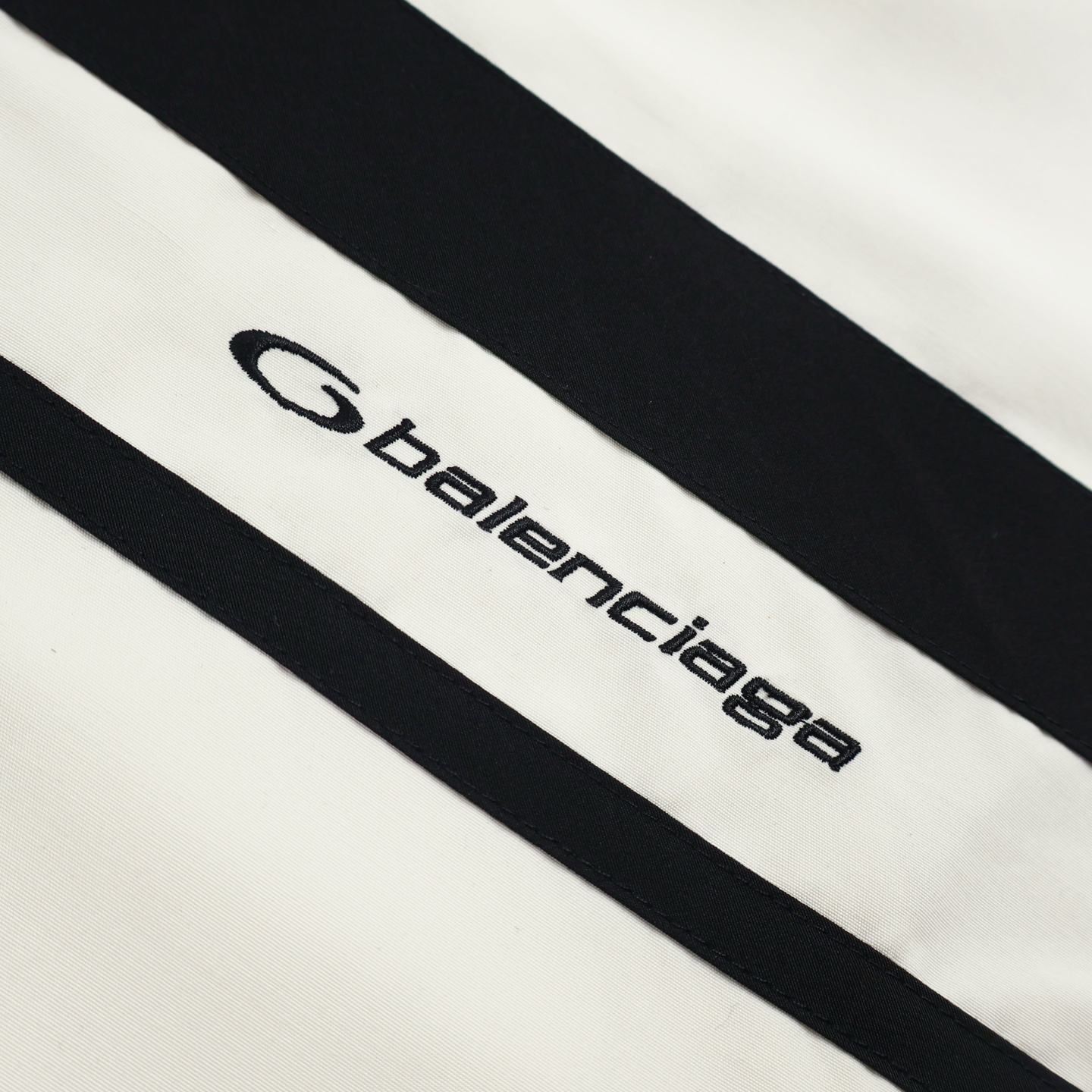 Balenciaga 巴黎世家 撞色拼接双头拉链立领外套 夹克 长袖 白色 黑色 C0 831363TRO319000