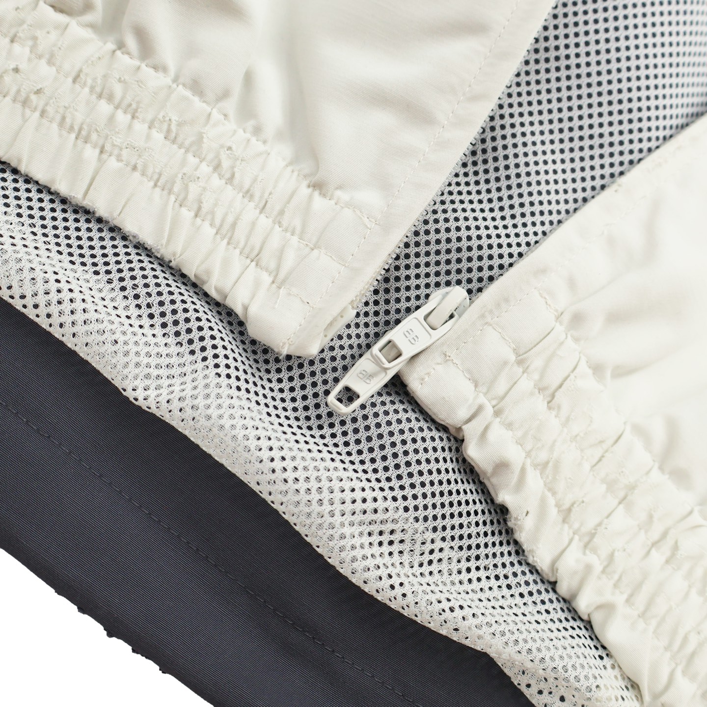 Balenciaga 巴黎世家 撞色拼接双头拉链立领外套 夹克 长袖 白色 黑色 C0 831363TRO319000