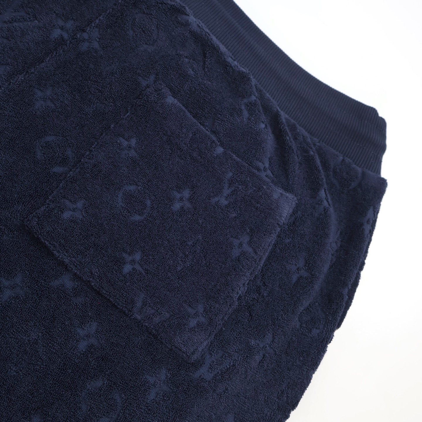 LOUIS VUITTON 路易威登 LV 毛巾棉字母压花 短裤 休闲裤 裤子 五分裤 蓝色 A5 1AHUX6