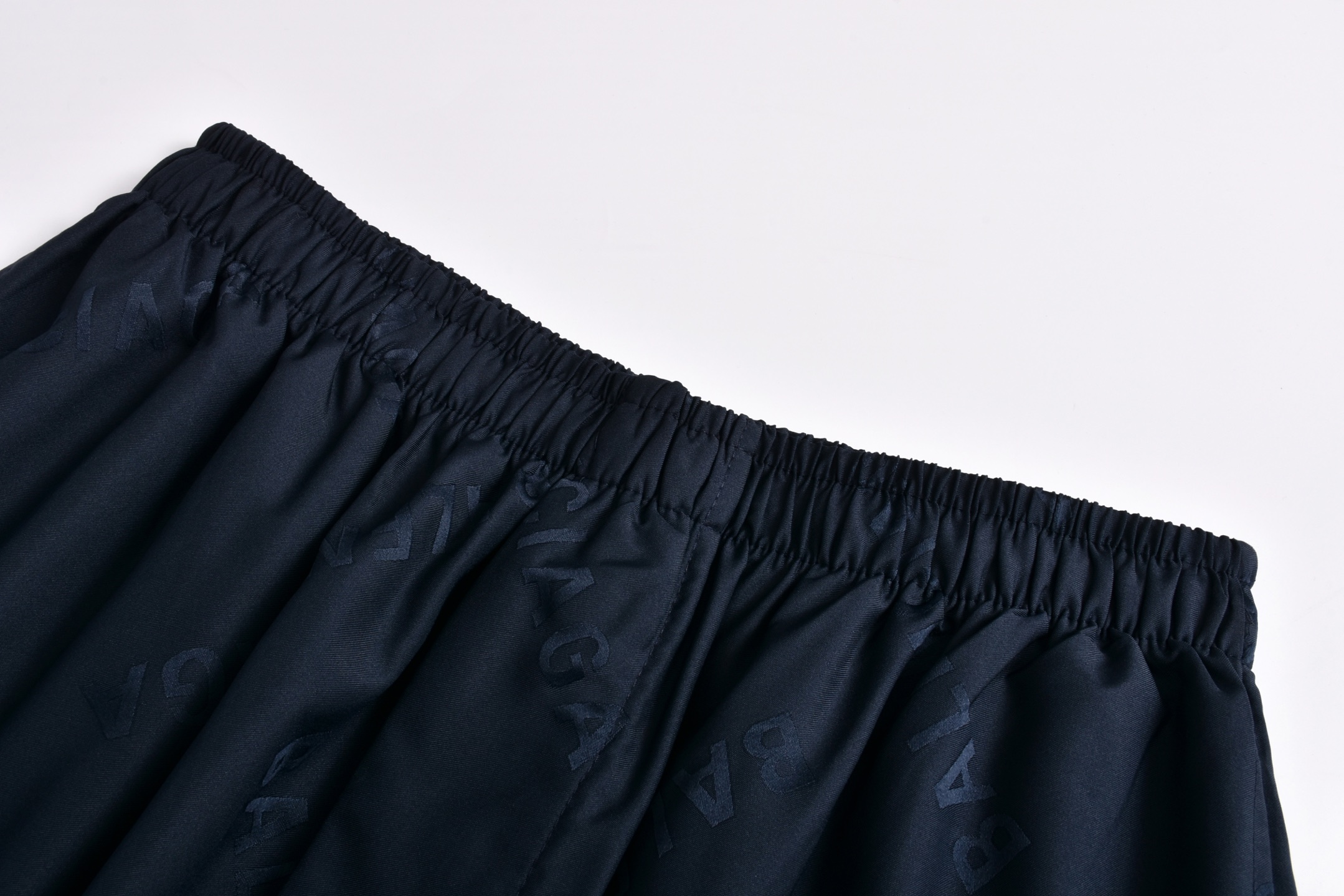 Balenciaga 巴黎世家 弹幕字母logo松紧腰运动裤 短裤 裤子 休闲裤 深蓝色 A2 746223TOO134100