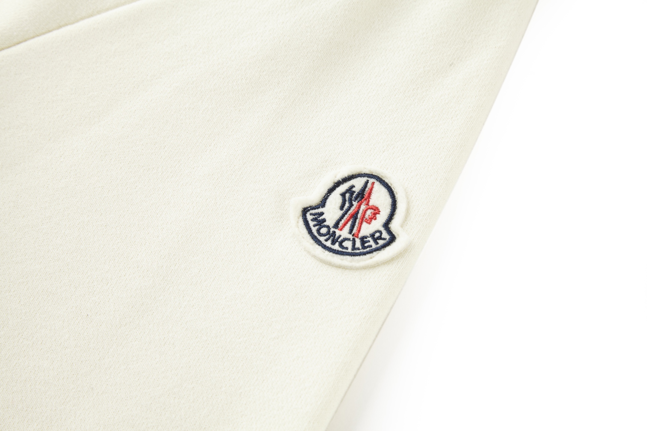 Moncler 蒙口 刺绣字母logo圆领卫衣 秋冬 外套 黑色 白色 A5 K10918G0003389AUJ999