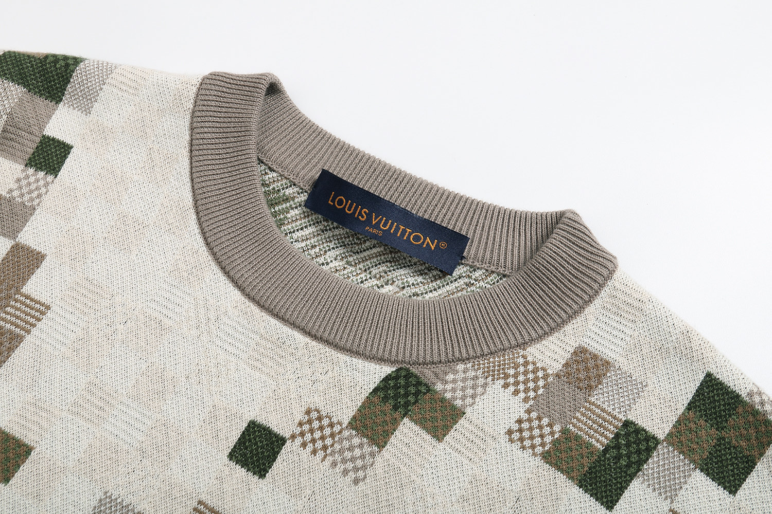 LOUIS VUITTON 路易威登 棋盘格马赛克刺绣字母logo圆领毛衣 外套 长袖 浅咖色 B0 1AGKFG