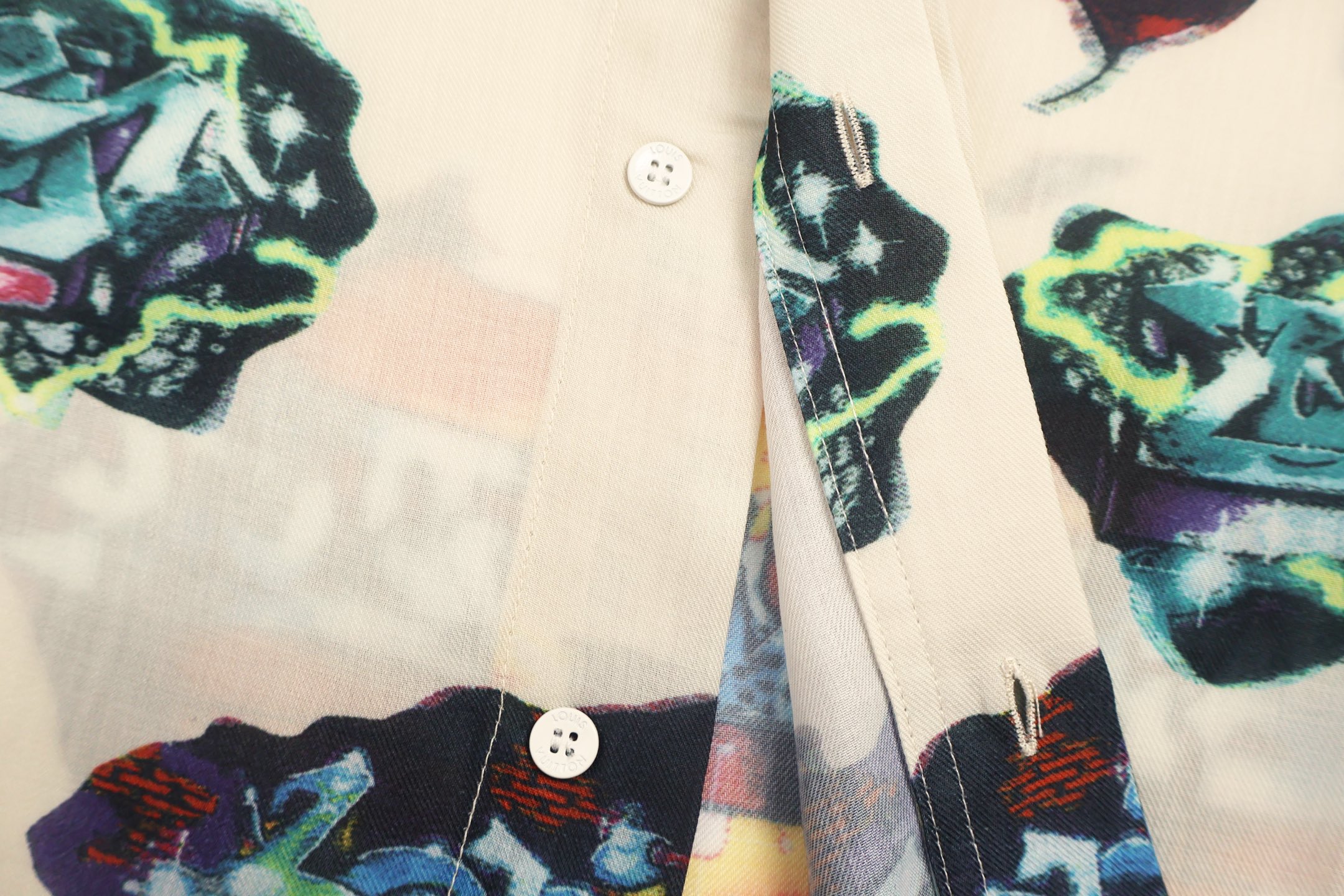 LOUIS VUITTON 路易威登 涂鸦图案睡衣式衬衫 外套 长袖 米色 A5 1AA4PW