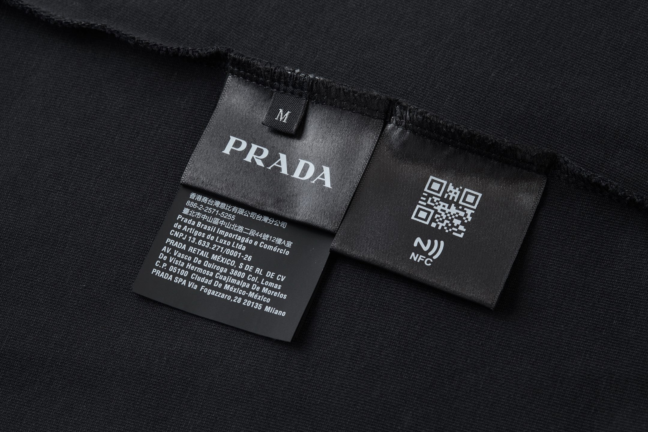 PRADA 普拉达 袖子拉链口袋徽标圆领卫衣 长袖 黑色 A5 UJL03C-11JE-F0806-S-OOO