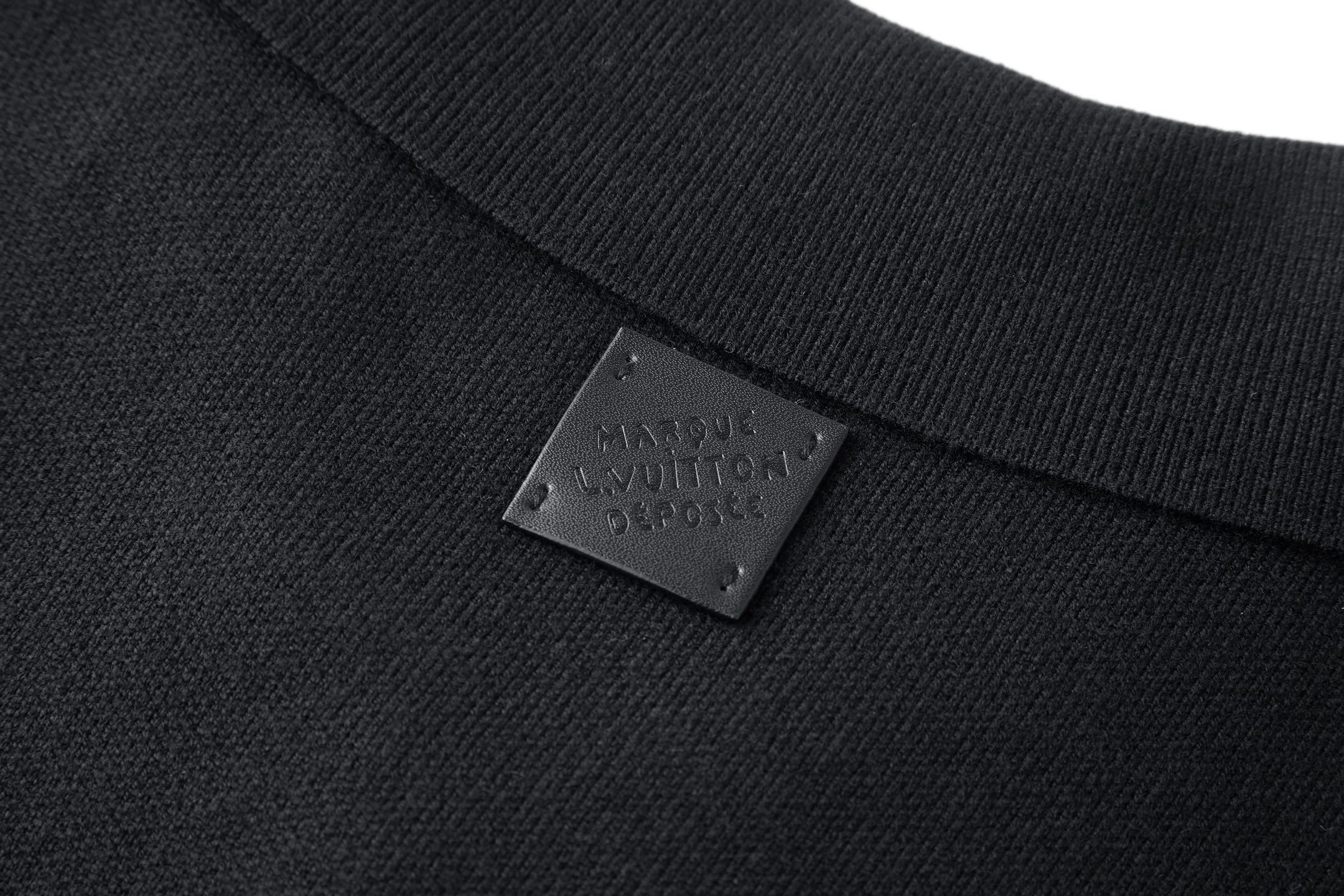 LOUIS VUITTON 路易威登 金属铆钉皮标口袋拉链针织夹克 毛衣 外套 长袖 黑色 B0 1AH350