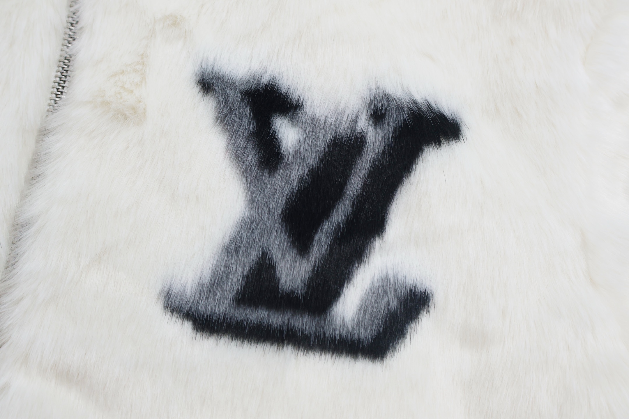 LOUIS VUITTON 路易威登 字母logo水貂毛皮草拉链连帽外套 夹克 长袖 白色 C0