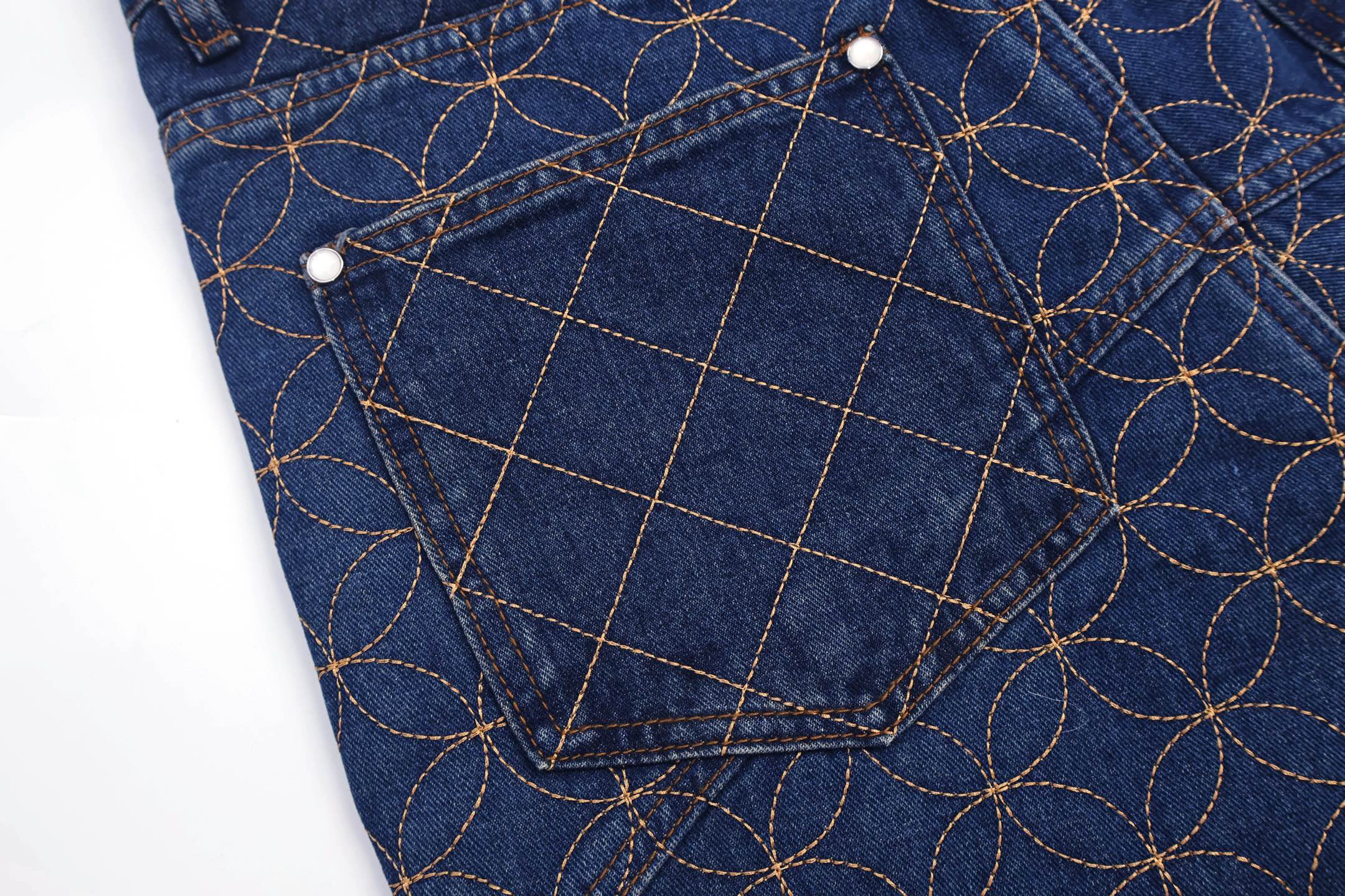 LOUIS VUITTON 路易威登 LV Nigo联名款 靴线绣花牛仔裤 七分裤 短裤  裤子 蓝色 B0 1AILV4