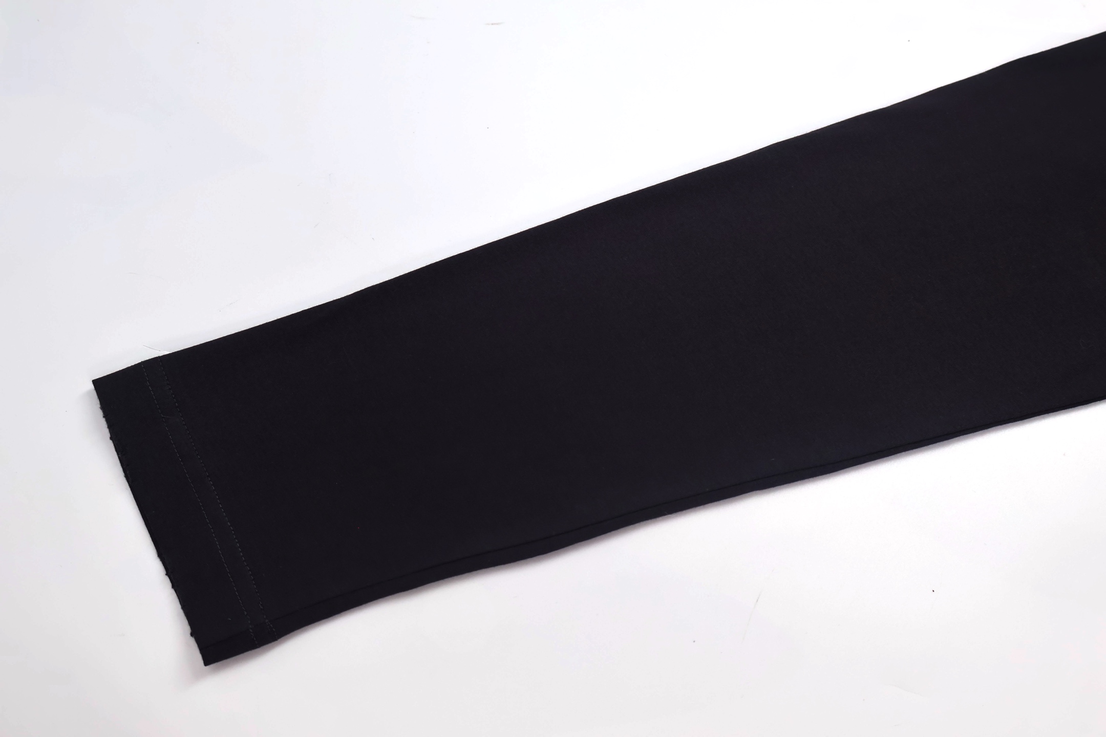 PRADA 普拉达 纯色贴标圆领T恤 打底衫 长袖 黑色 A5 