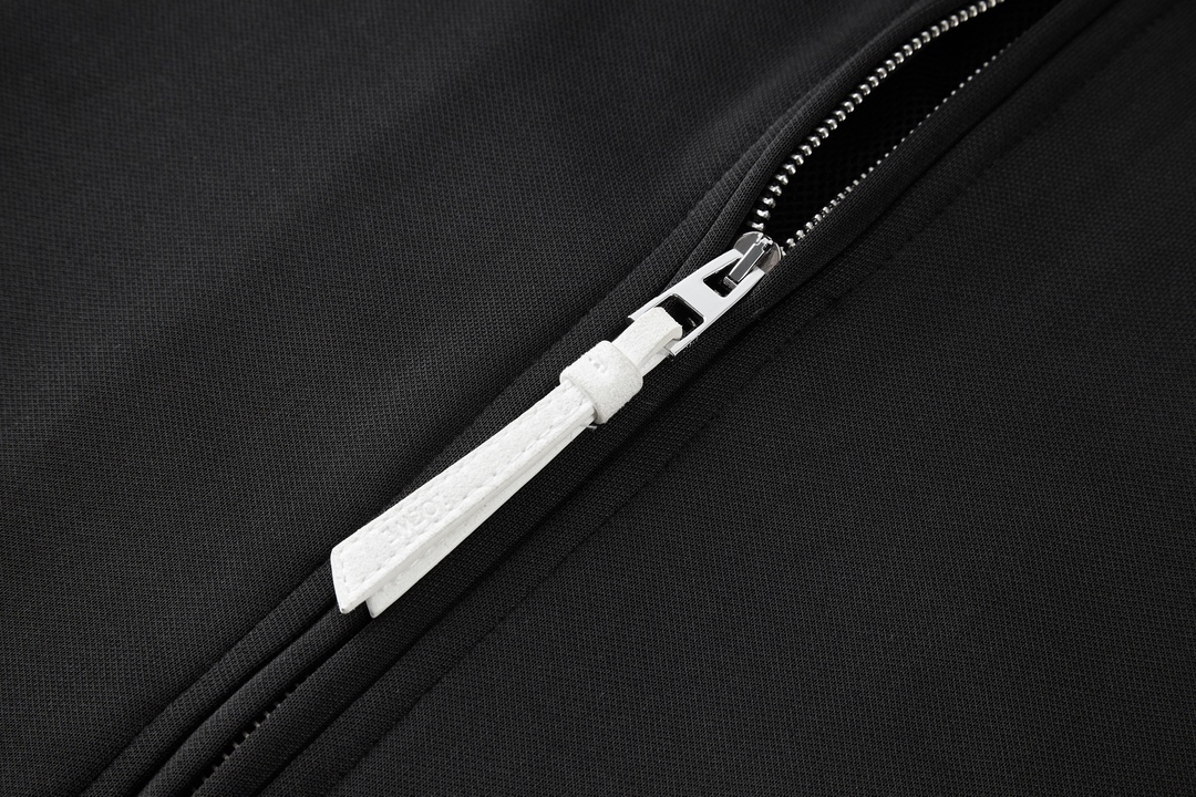 LOEWE 罗意威 刺绣字母Logo拉链立领运动服 外套 夹克 长袖 黑色 B0 HSM1Y02X04-1100