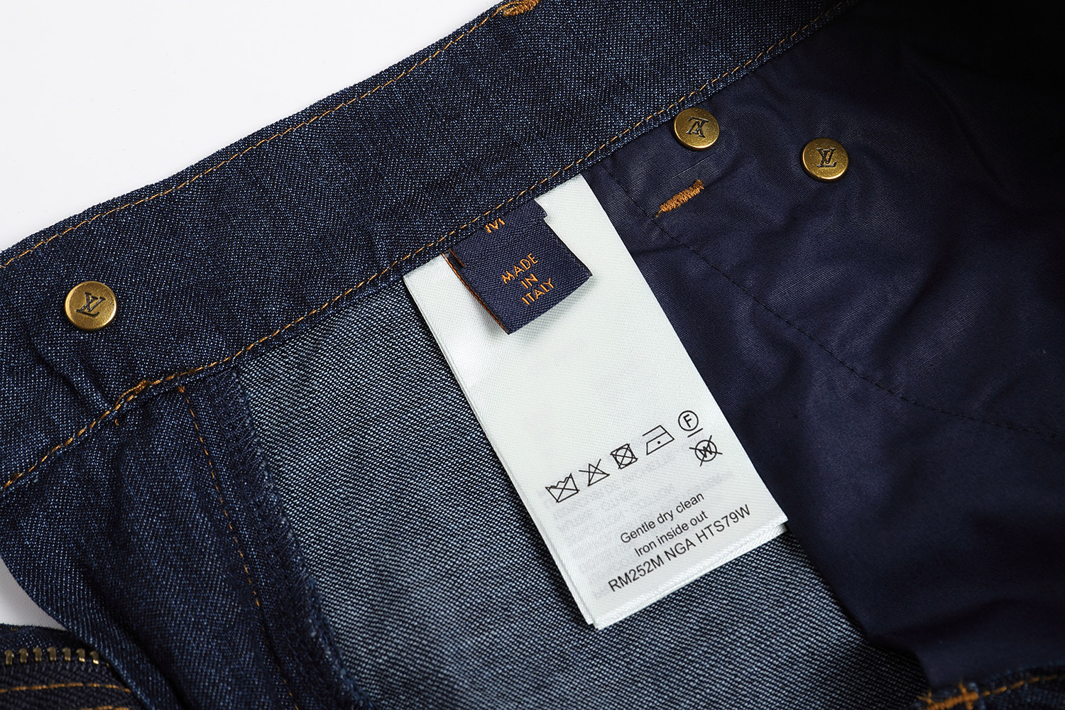 LOUIS VUITTON 路易威登 LV Nigo联名款 云朵青年布牛仔短裤 休闲裤 裤子 蓝色 A5 1AILU3