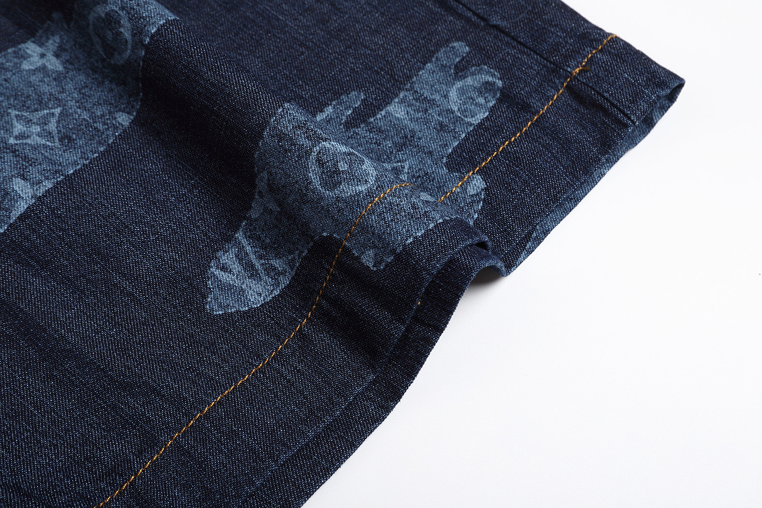 LOUIS VUITTON 路易威登 LV Nigo联名款 云朵青年布牛仔短裤 休闲裤 裤子 蓝色 A5 1AILU3