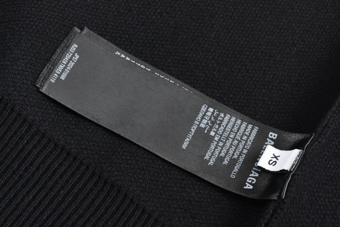 Balenciaga 巴黎世家 滑雪系列3B字母logo图案针织卫衣 毛衣 外套 长袖 白色 黑色 B0 807781T1701-9000