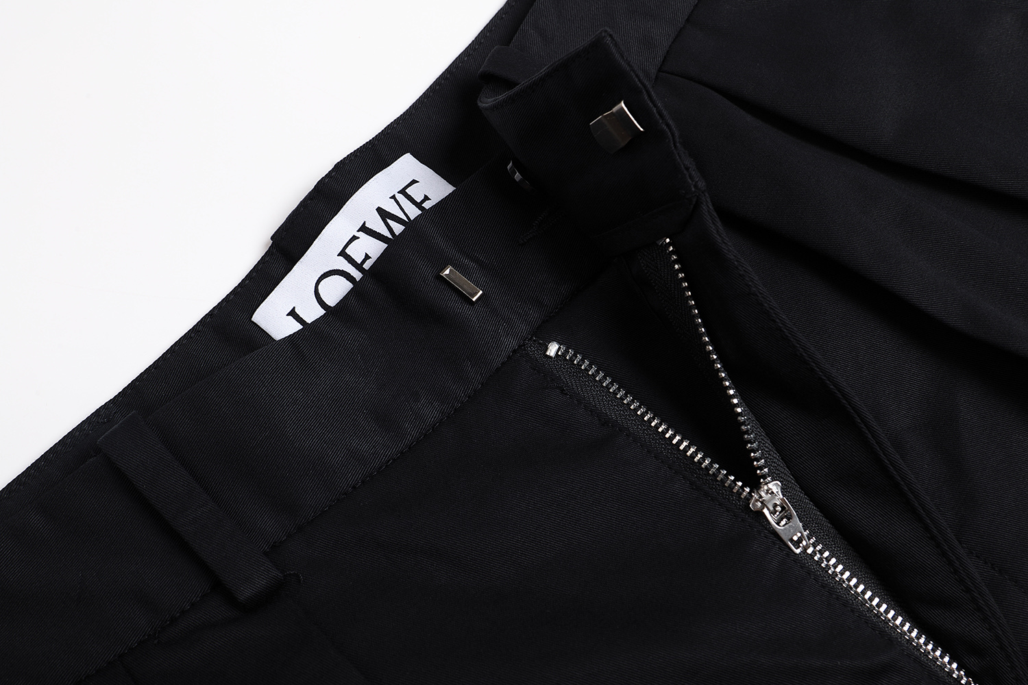 Loewe 罗意威 纯色褶皱休闲裤 长裤 裤子 黑色 