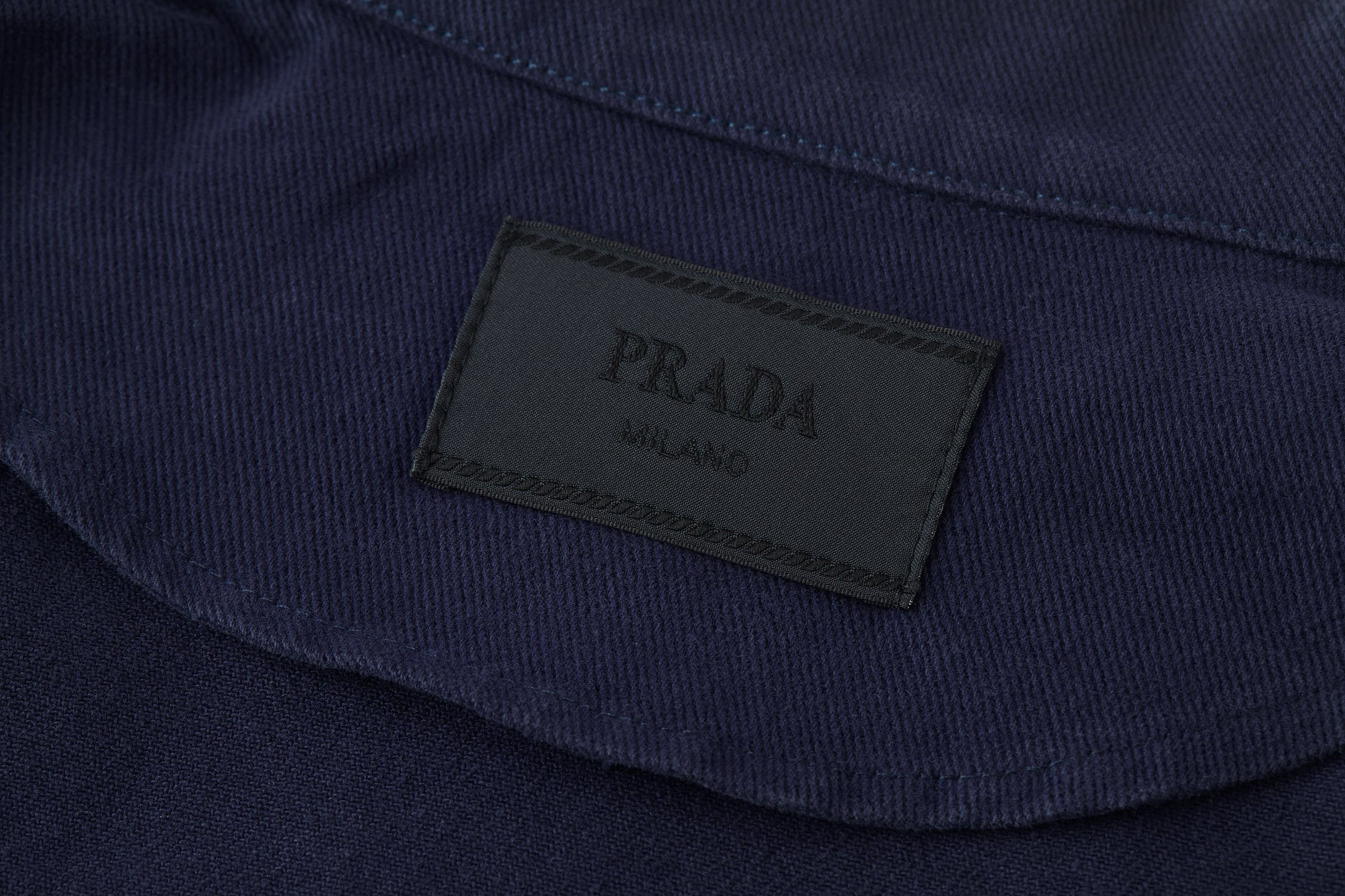 PRADA 普拉达 纯色logo徽标水洗蓝做旧拉链牛仔夹克 长袖 外套 深蓝色 B0 GEB233-16HE-F0V41-S-232