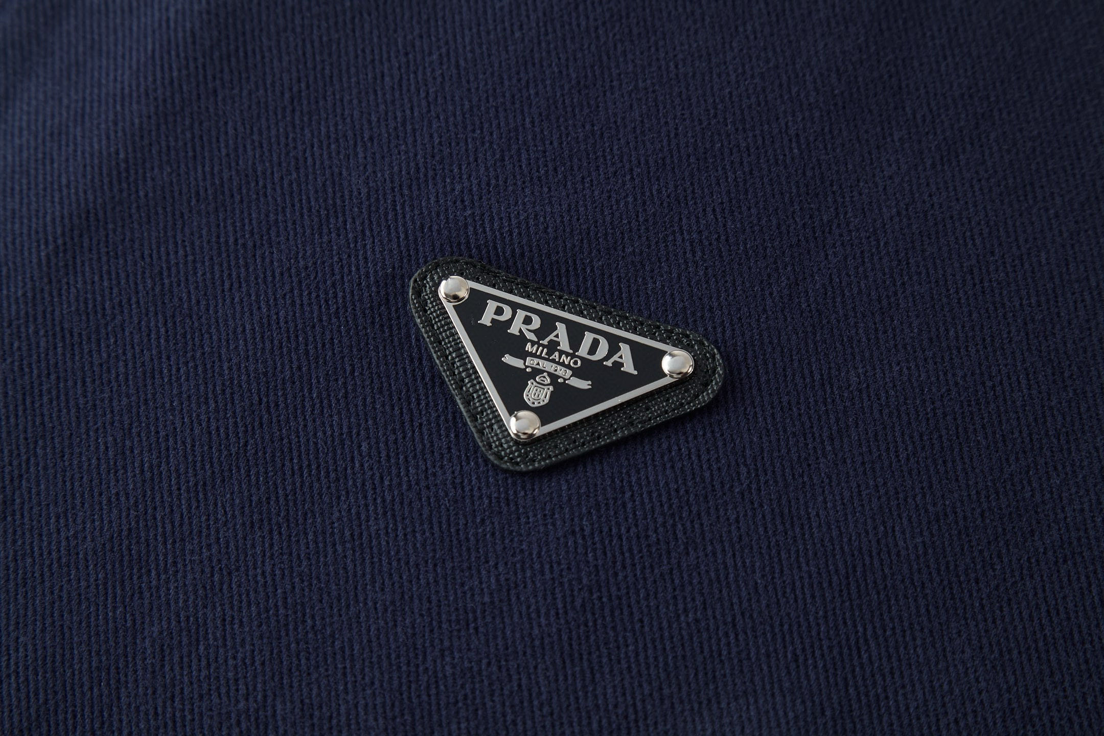 PRADA 普拉达 纯色logo徽标水洗蓝做旧拉链牛仔夹克 长袖 外套 深蓝色 B0 GEB233-16HE-F0V41-S-232