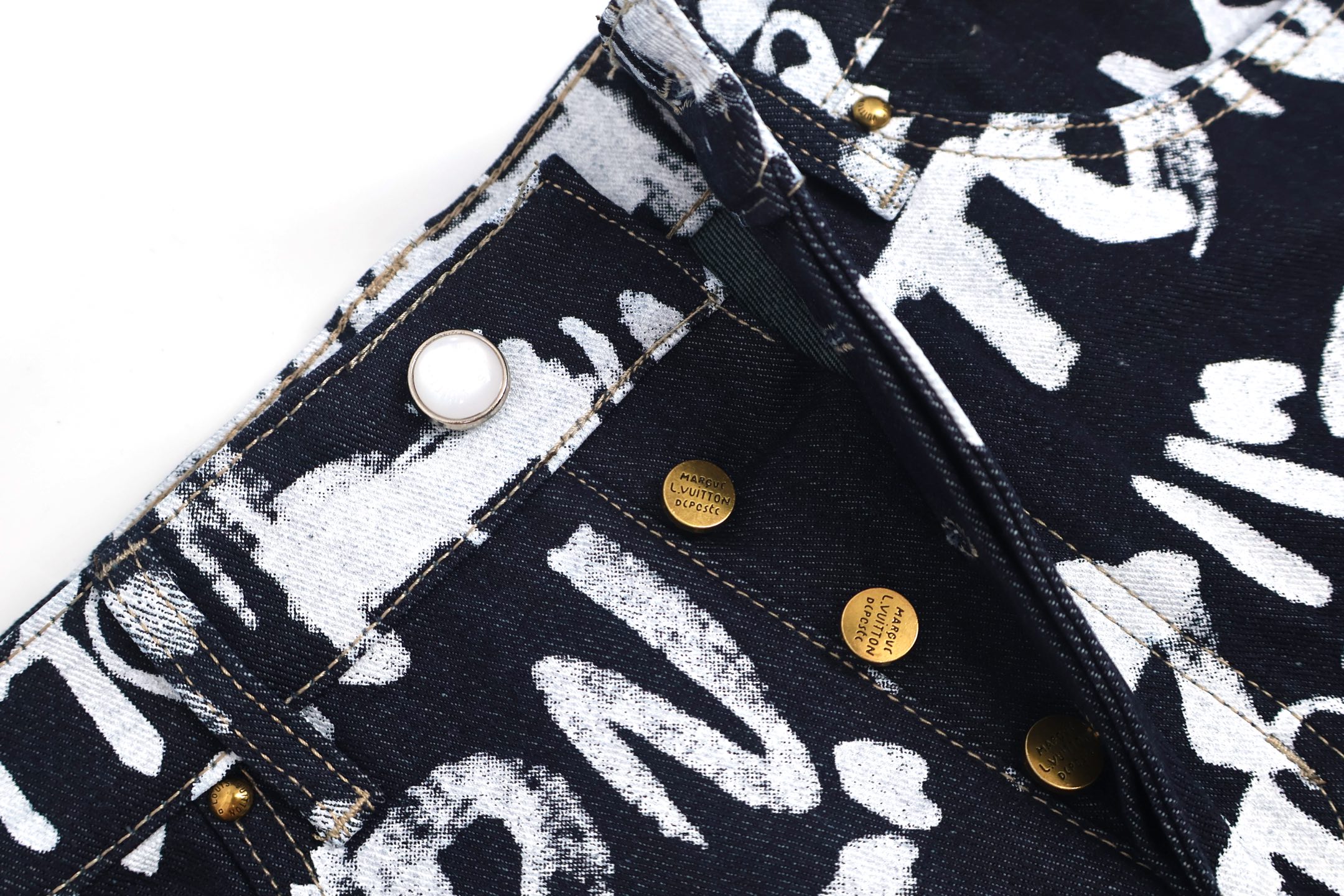 LOUIS VUITTON 路易威登 LV Nigo 联名款 涂鸦满印牛仔裤 裤子 长裤 B0 1AILSW