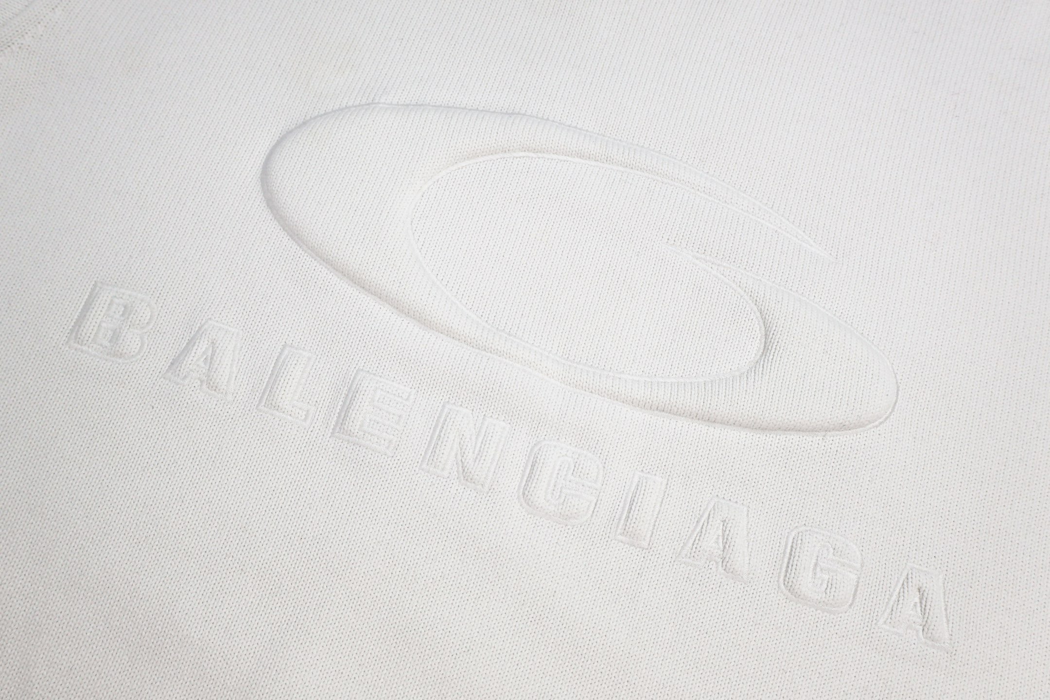 Balenciaga 巴黎世家 圆环立体章仔毛衣 外套 长袖 白色 B0 809099T33381300