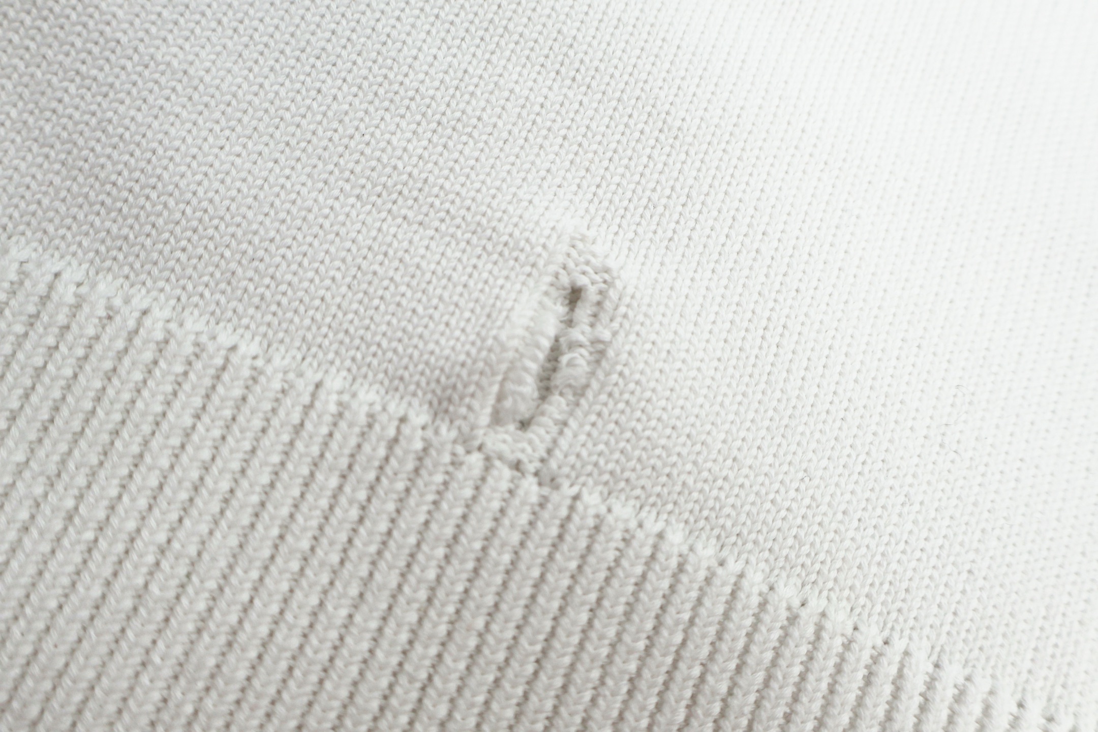 Balenciaga 巴黎世家 圆环立体章仔毛衣 外套 长袖 白色 B0 809099T33381300