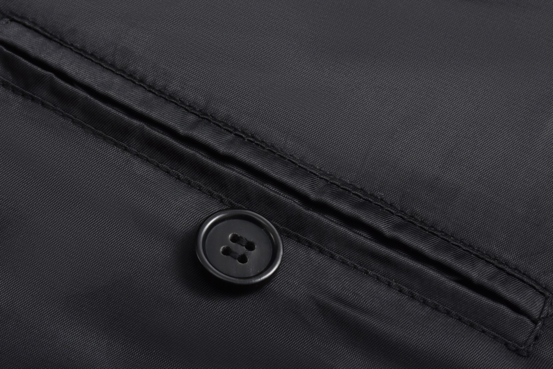 PRADA 普拉达 三角标天鹅绒拉链夹克 长袖 外套 黑色 咖啡色 C0 SGB999S22110DY-F0002