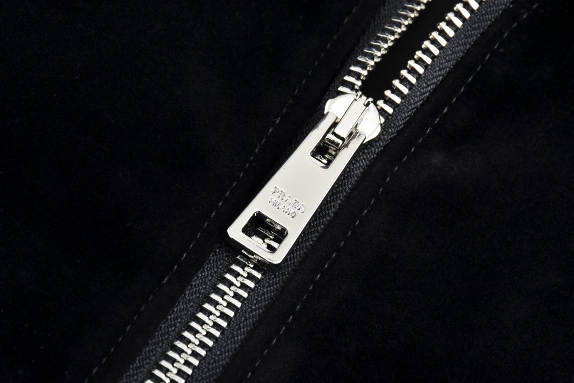 PRADA 普拉达 三角标天鹅绒拉链夹克 长袖 外套 黑色 咖啡色 C0 SGB999S22110DY-F0002