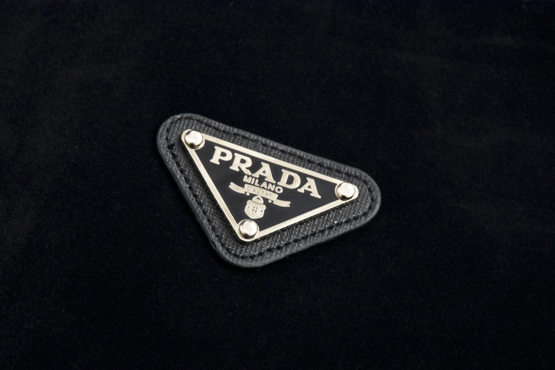 PRADA 普拉达 三角标天鹅绒拉链夹克 长袖 外套 黑色 咖啡色 C0 SGB999S22110DY-F0002