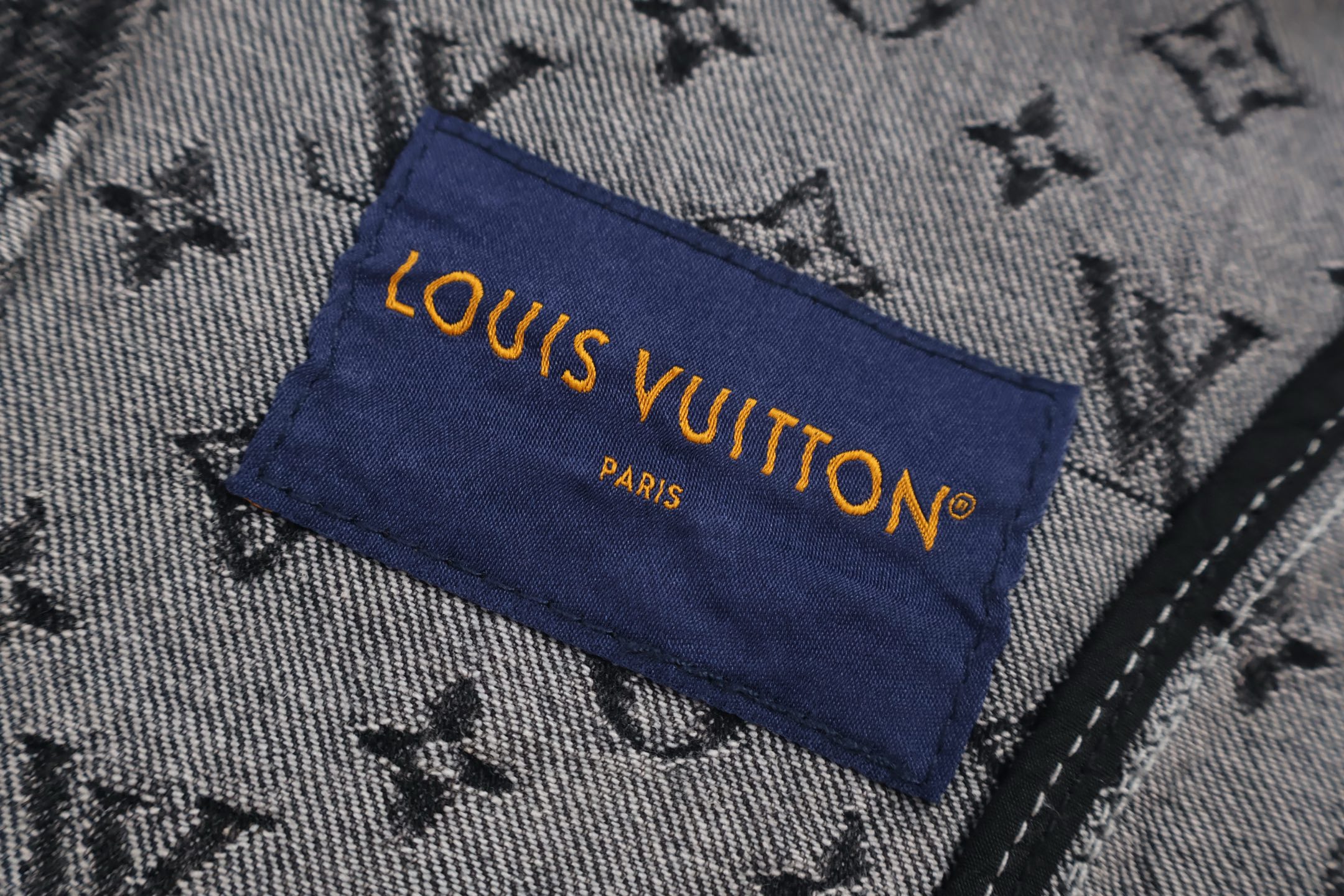 LOUIS VUITTON 路易威登 老花满印烫钻牛仔外套 夹克 长袖 黑色 C0 1ABY8Z