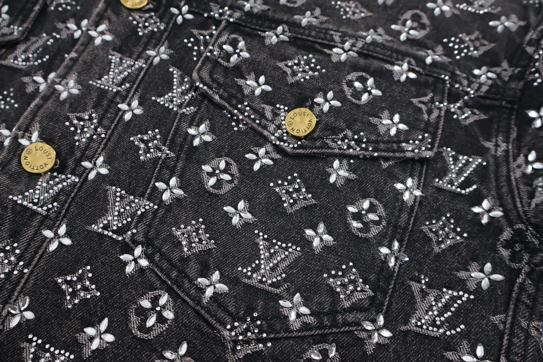 LOUIS VUITTON 路易威登 老花满印烫钻牛仔外套 夹克 长袖 黑色 C0 1ABY8Z