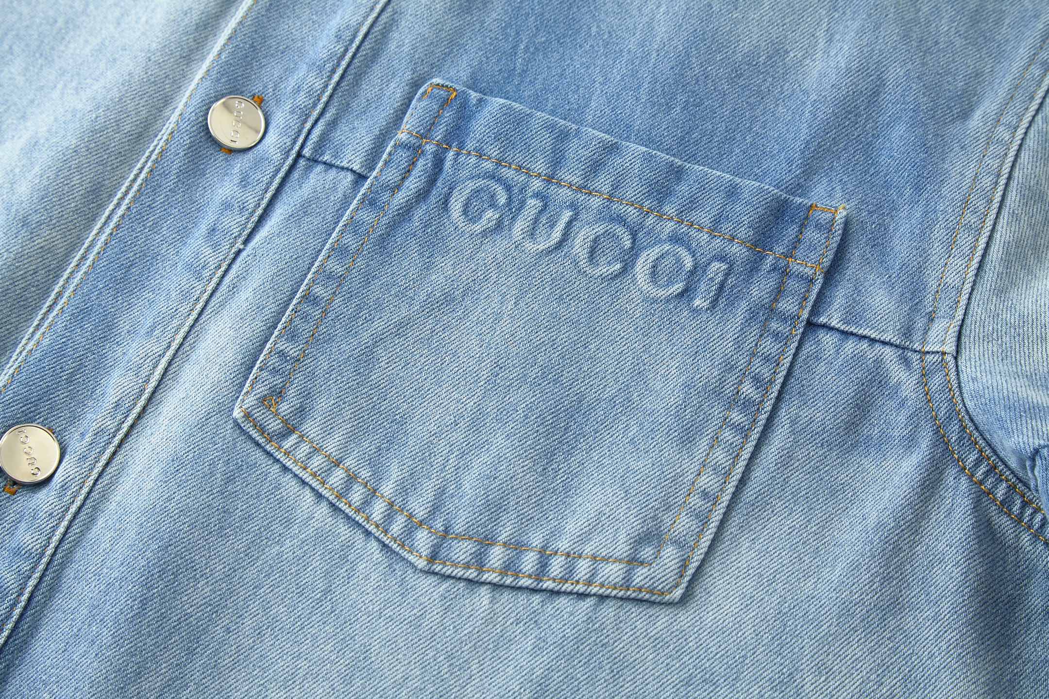 GUCCl 古驰 水洗压纹牛仔衬衫 外套 长袖 蓝色 B0 