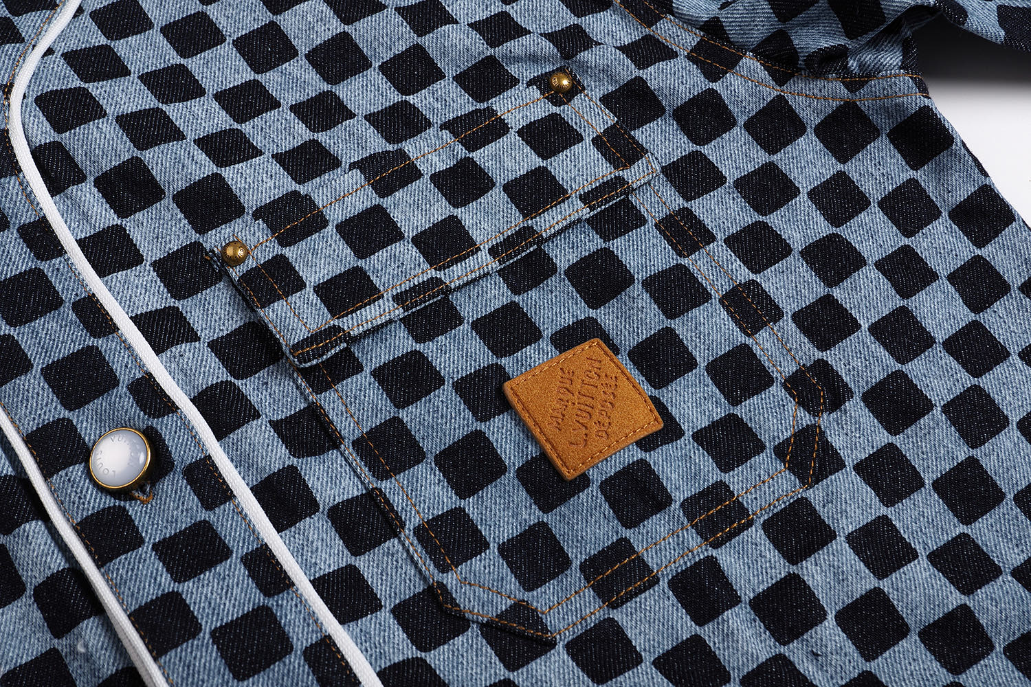 LOUIS VUITTON 路易威登 LV Nigo 联名款 棋盘格V领牛仔棒球衫 牛仔衬衫 短袖 外套 B0 1AIMJG