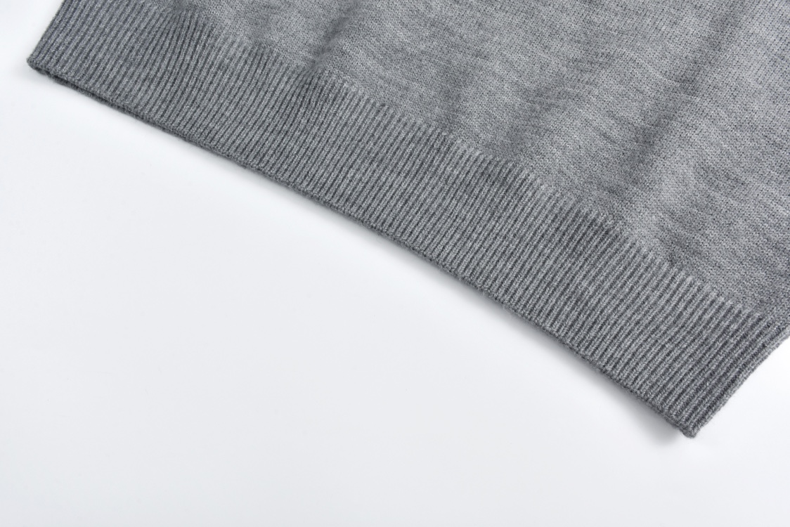 GUCCl 古驰 签名嵌花圆领毛衣 外套 长袖 灰色 B0 795347-XKD74-1423