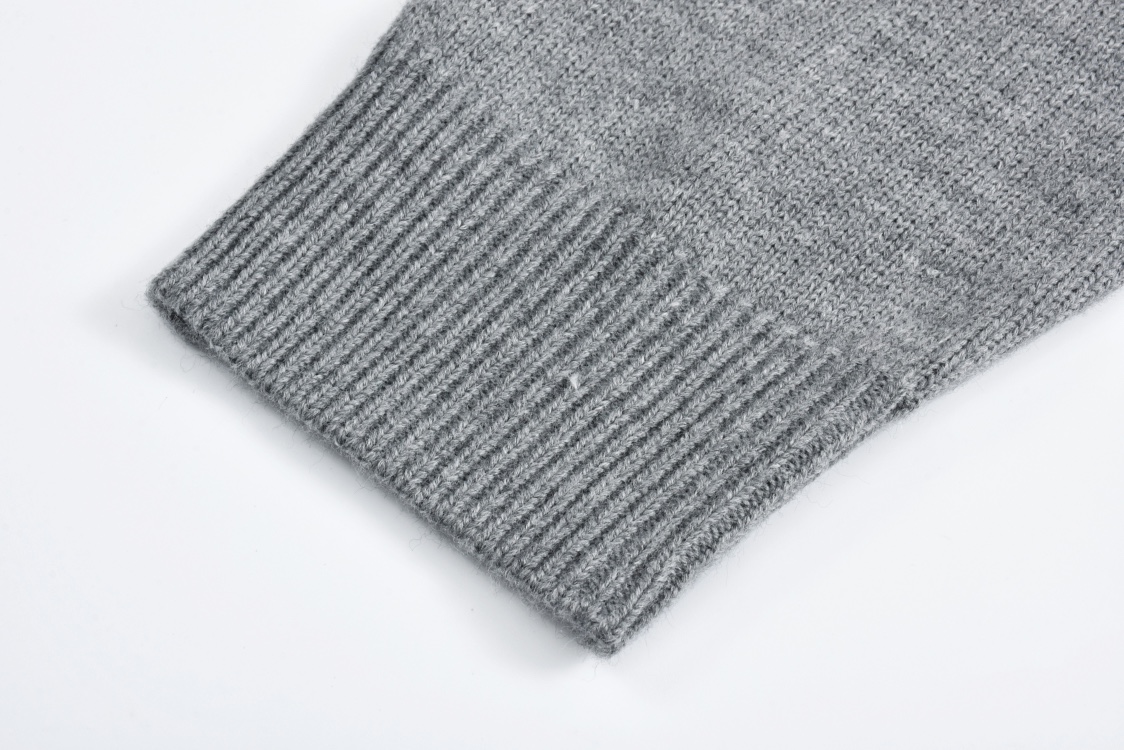 GUCCl 古驰 签名嵌花圆领毛衣 外套 长袖 灰色 B0 795347-XKD74-1423