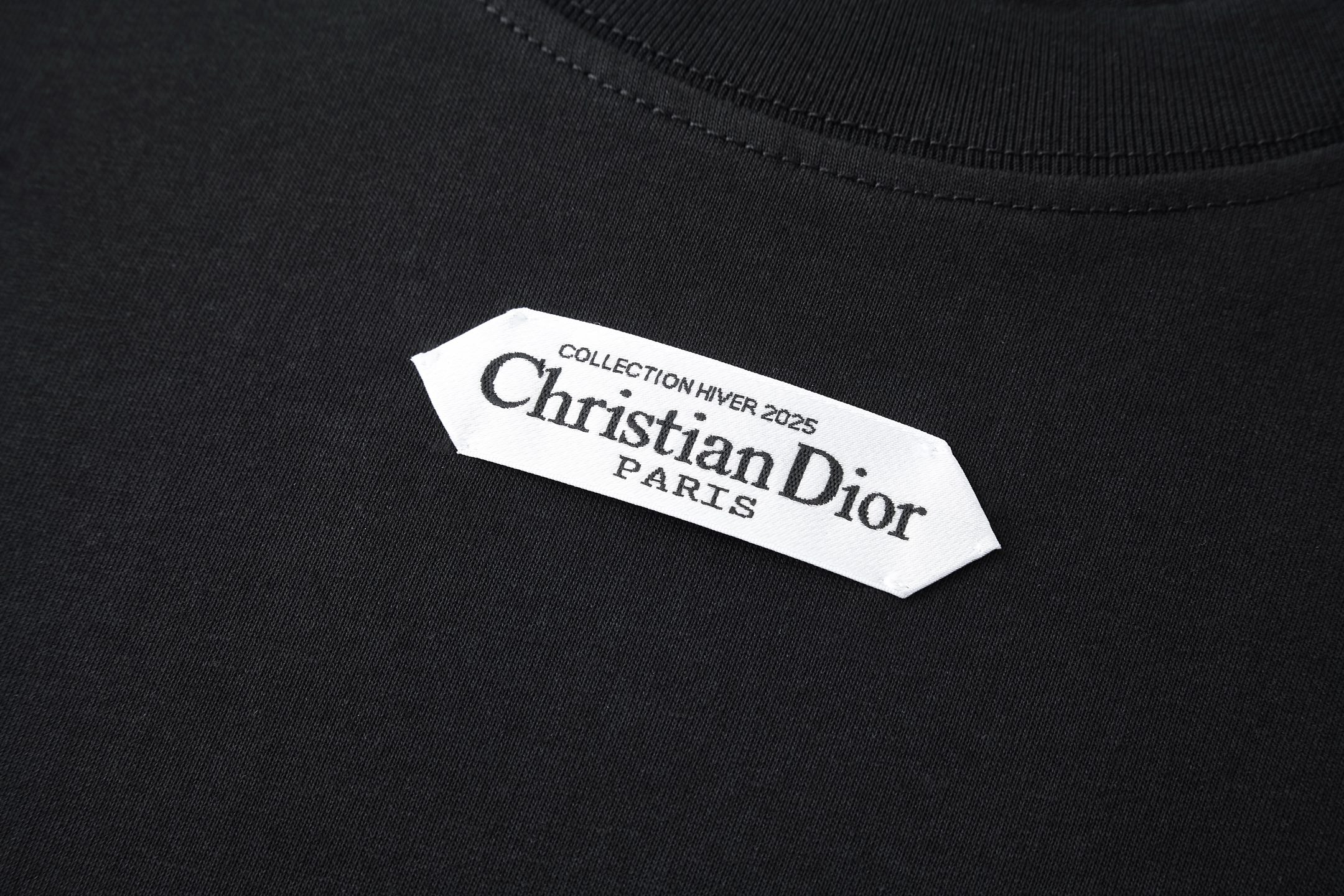 DIOR 迪奥 胸标纯棉打底衫 T恤 长袖 白色 黑色 A2 543J609A0847-C001