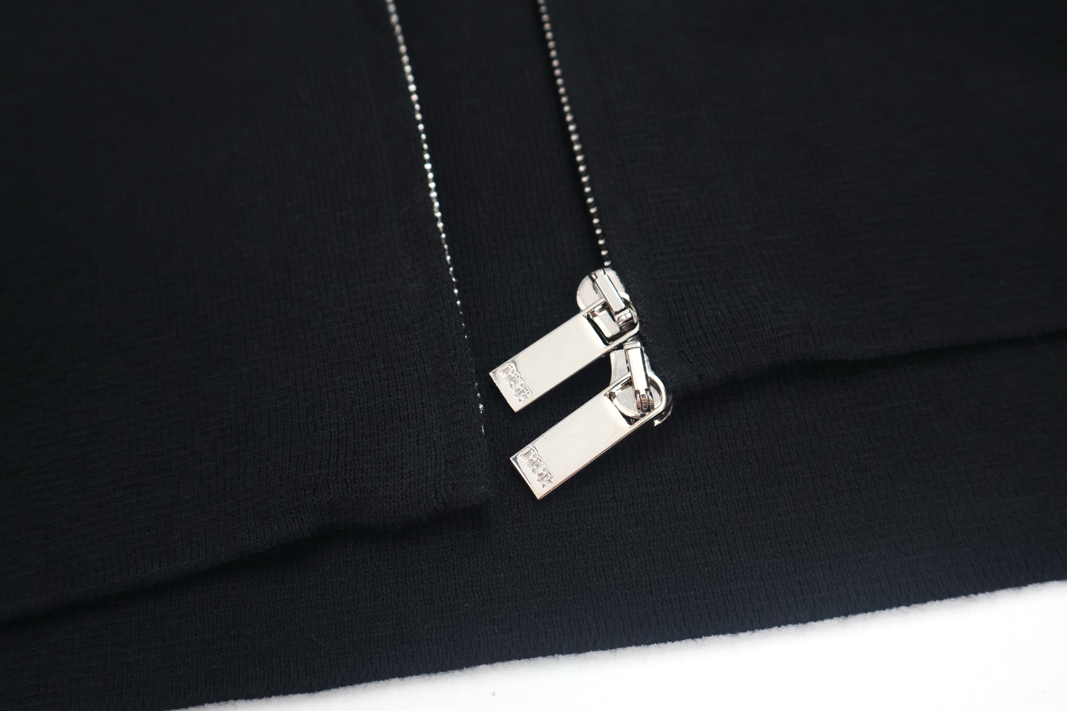 DIOR 迪奥 胸标拉链羊毛毛衣 秋冬 长袖 灰色 黑色 B0 513M221A2000-C898