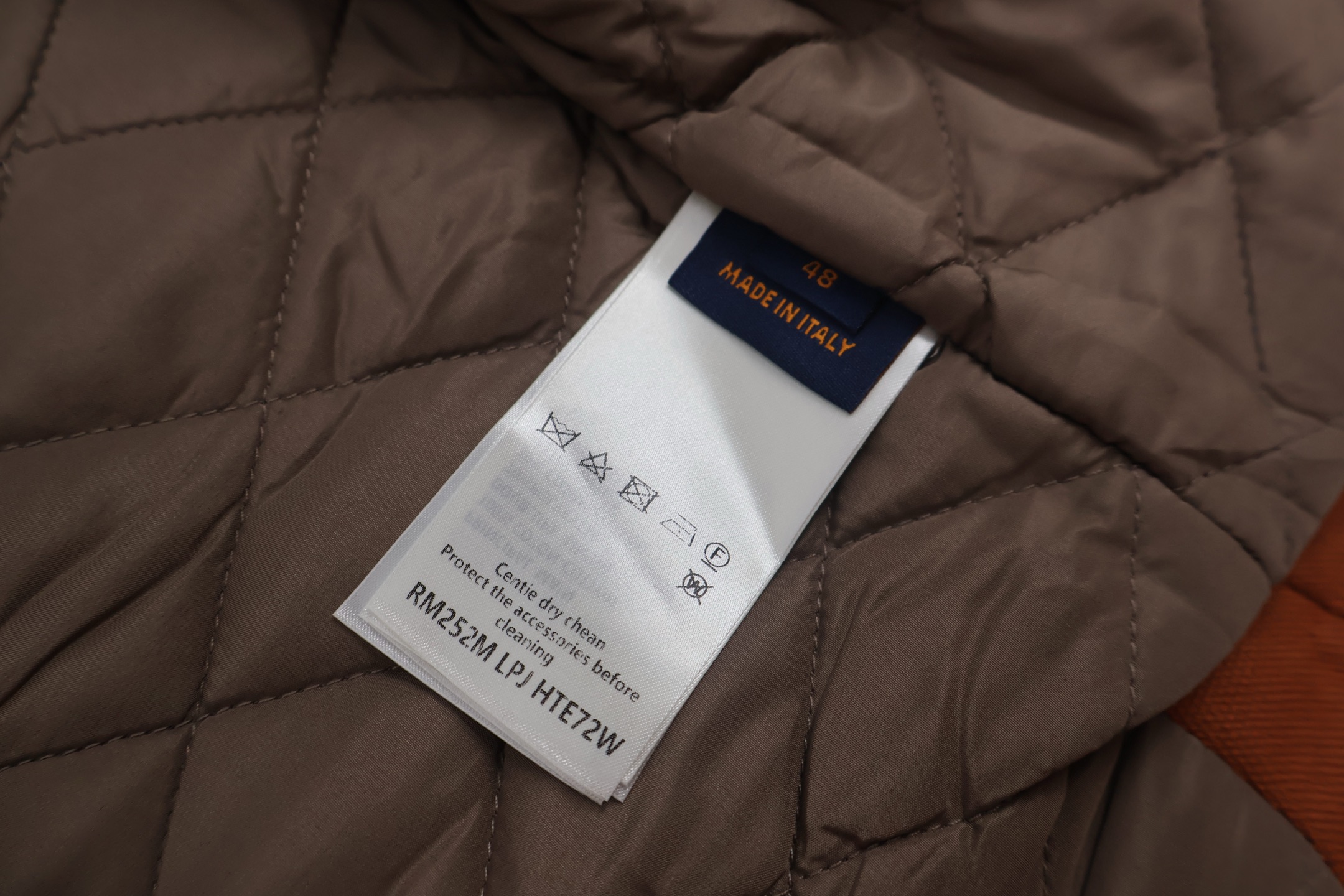 LOUIS VUITTON 路易威登 Nigo 联名款 人像印花马甲 背心 外套 B0 1AILW9