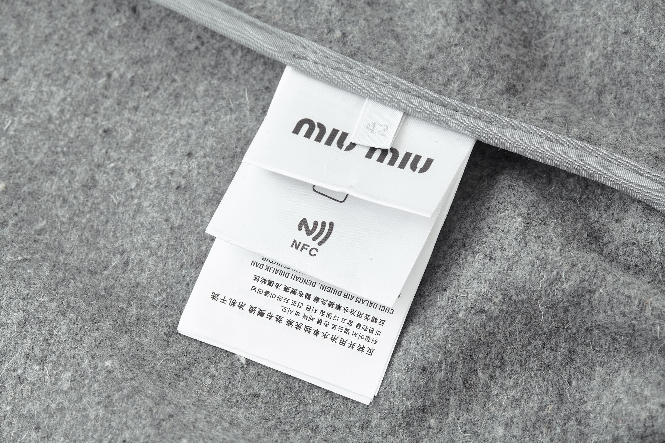 MIU MIU 缪缪 羊绒贴布拉链翻领卫衣 夹克 外套 长袖 灰色 B0 ML1304-15Q8-F0031-S-OOO