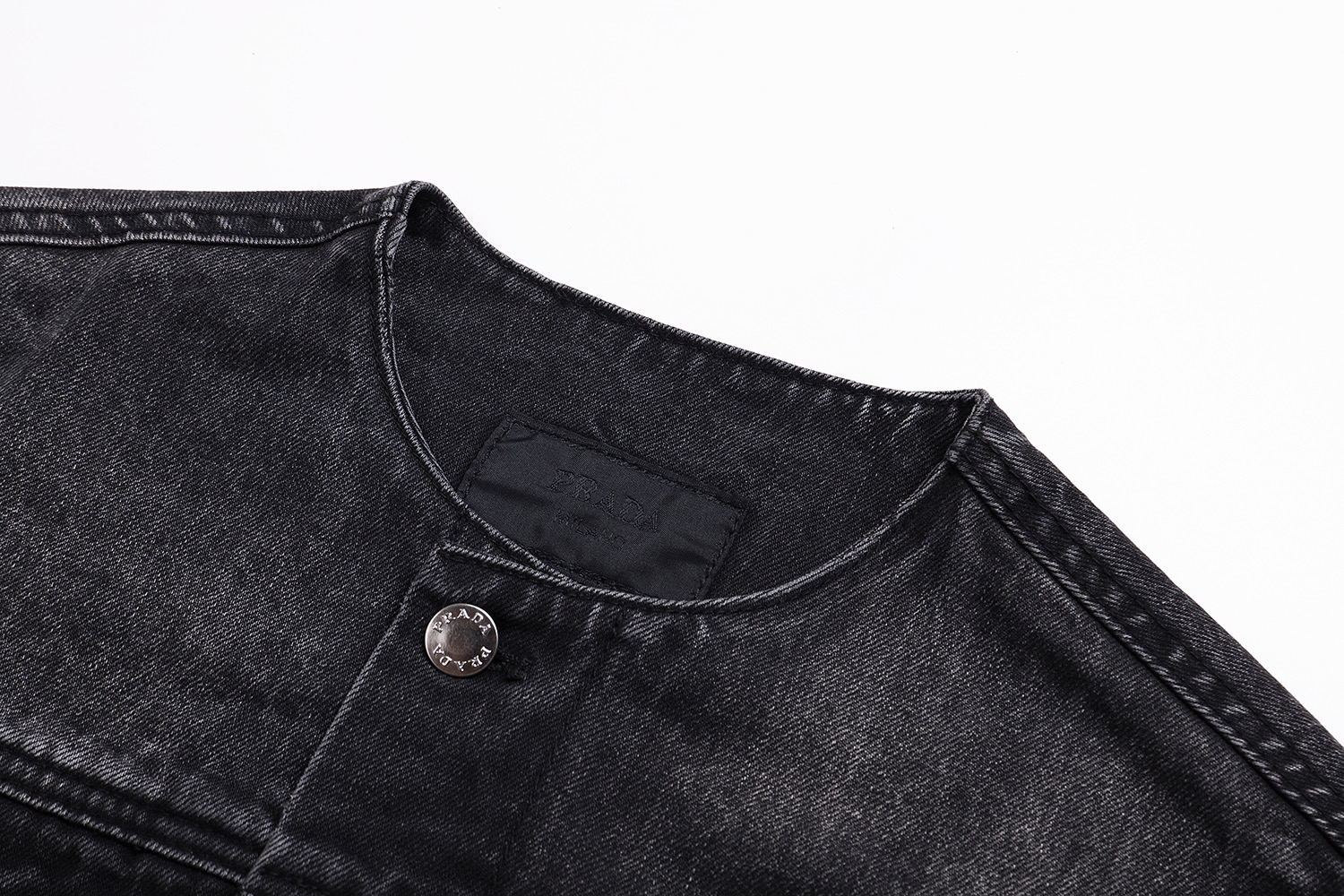 PRADA 普拉达 无领做旧牛仔外套 夹克 长袖 蓝色 黑色 C0 GEB229-12K1-F0V3N-S-231