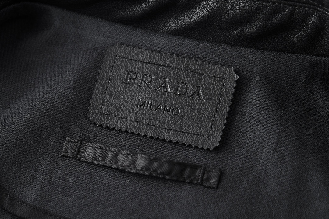 PRADA 普拉达 三角标 小羊皮衬衫 皮衣 外套 长袖 黑色 C0 UPC199-1WDV-F0002-S-231
