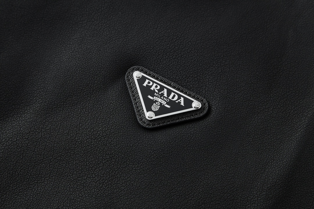 PRADA 普拉达 三角标 小羊皮衬衫 皮衣 外套 长袖 黑色 C0 UPC199-1WDV-F0002-S-231