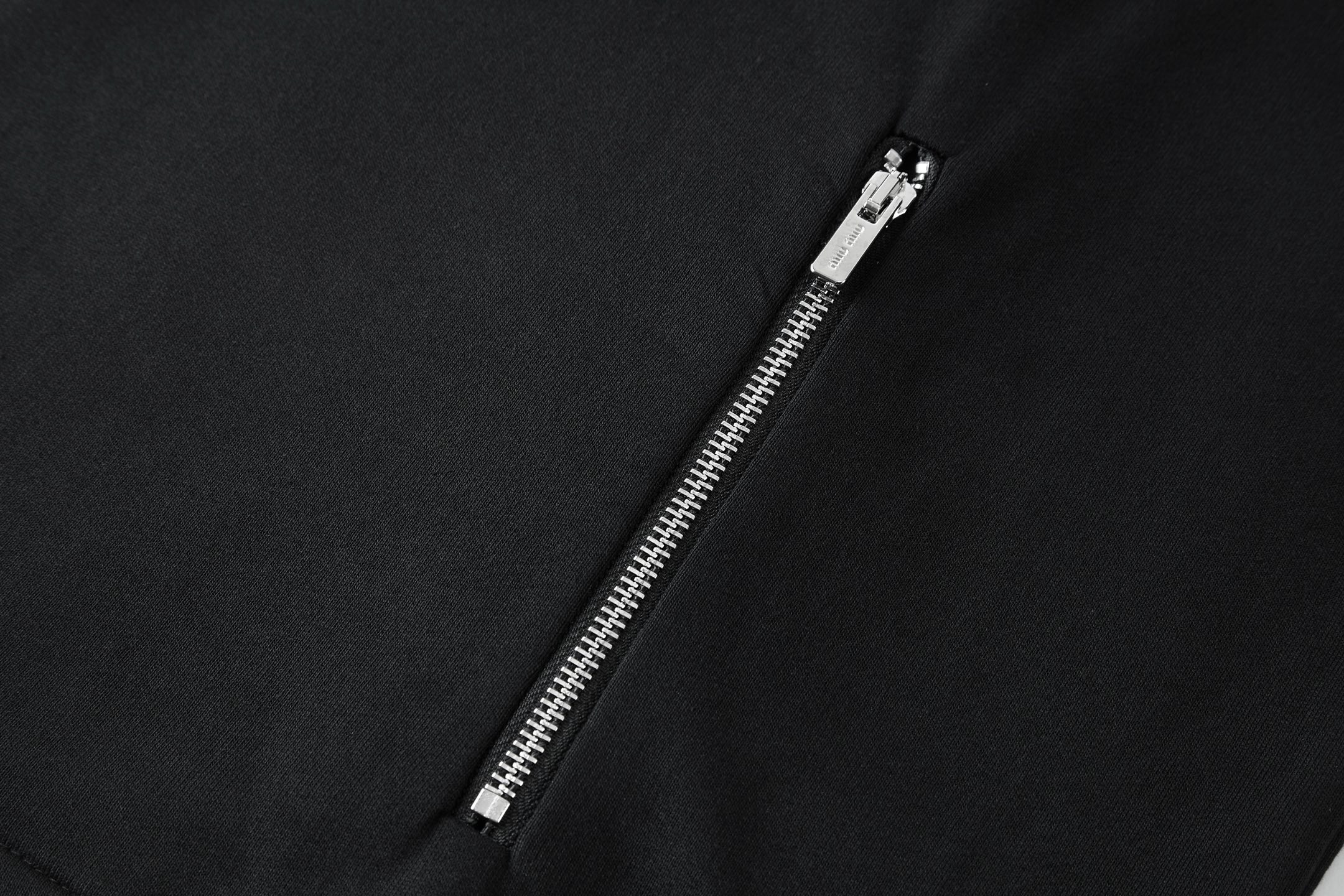 MIU MIU 缪缪 半拉链卫衣 外套 长袖 黑色 灰色 B0 MJL043-13UK-F0002-S-OOO