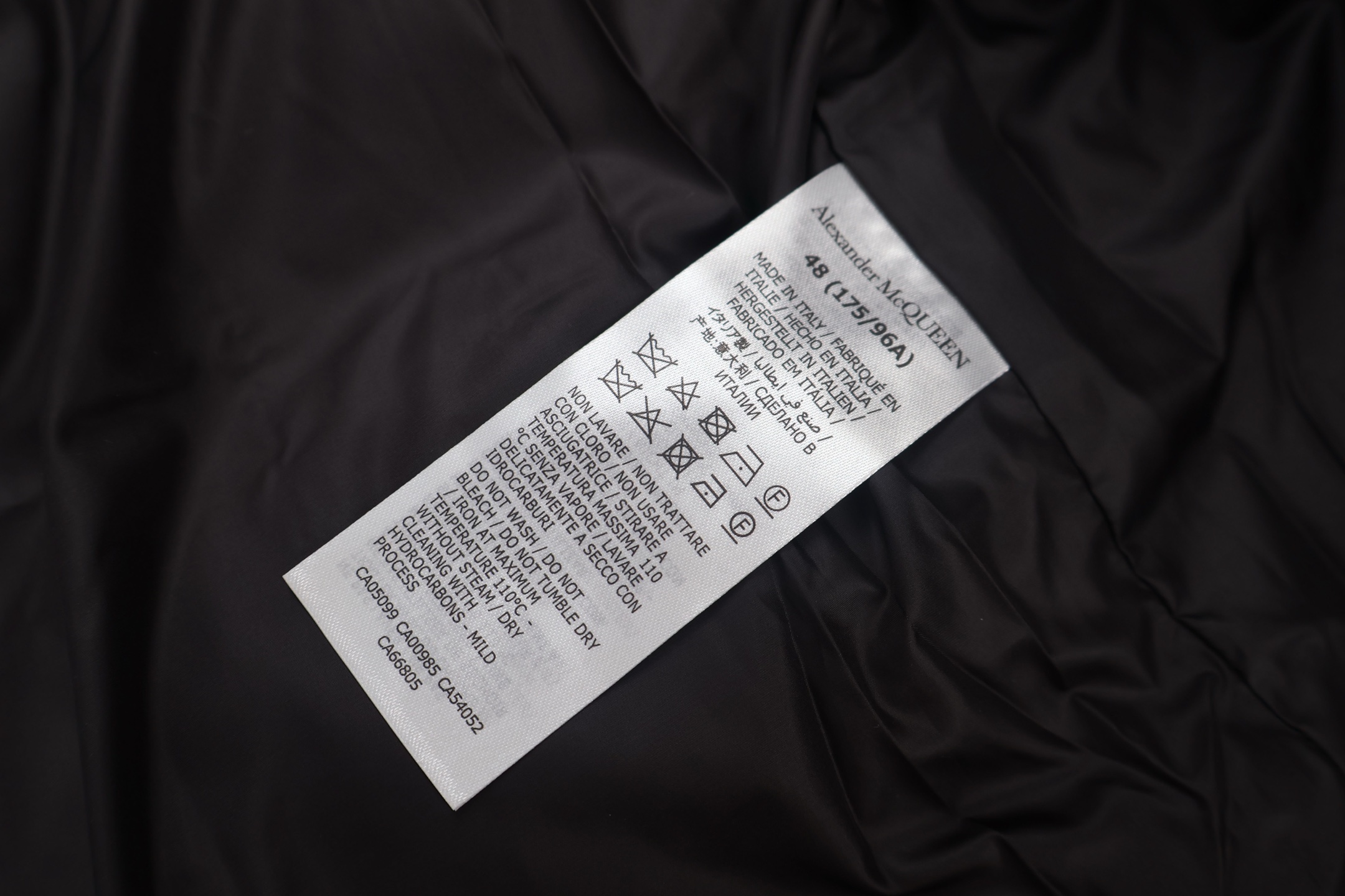 Alexander McQueen 亚历山大麦昆立领羽绒服 外套 长袖 外套 保暖 黑色 D0 659318-QSR56-1000