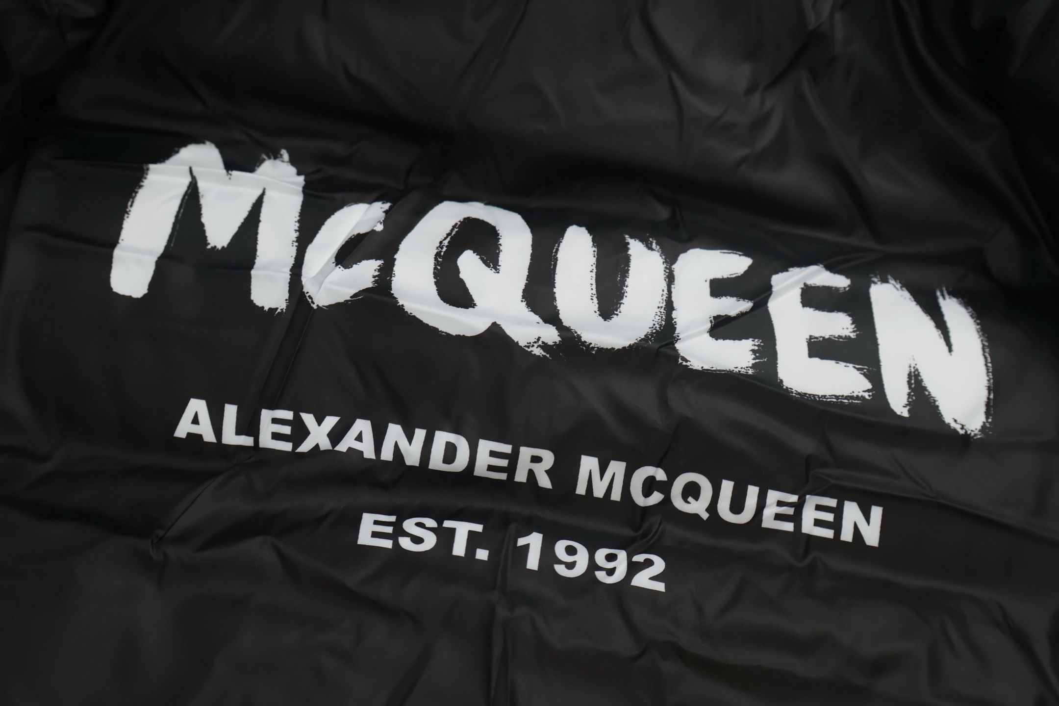 Alexander McQueen 亚历山大麦昆立领羽绒服 外套 长袖 外套 保暖 黑色 D0 659318-QSR56-1000
