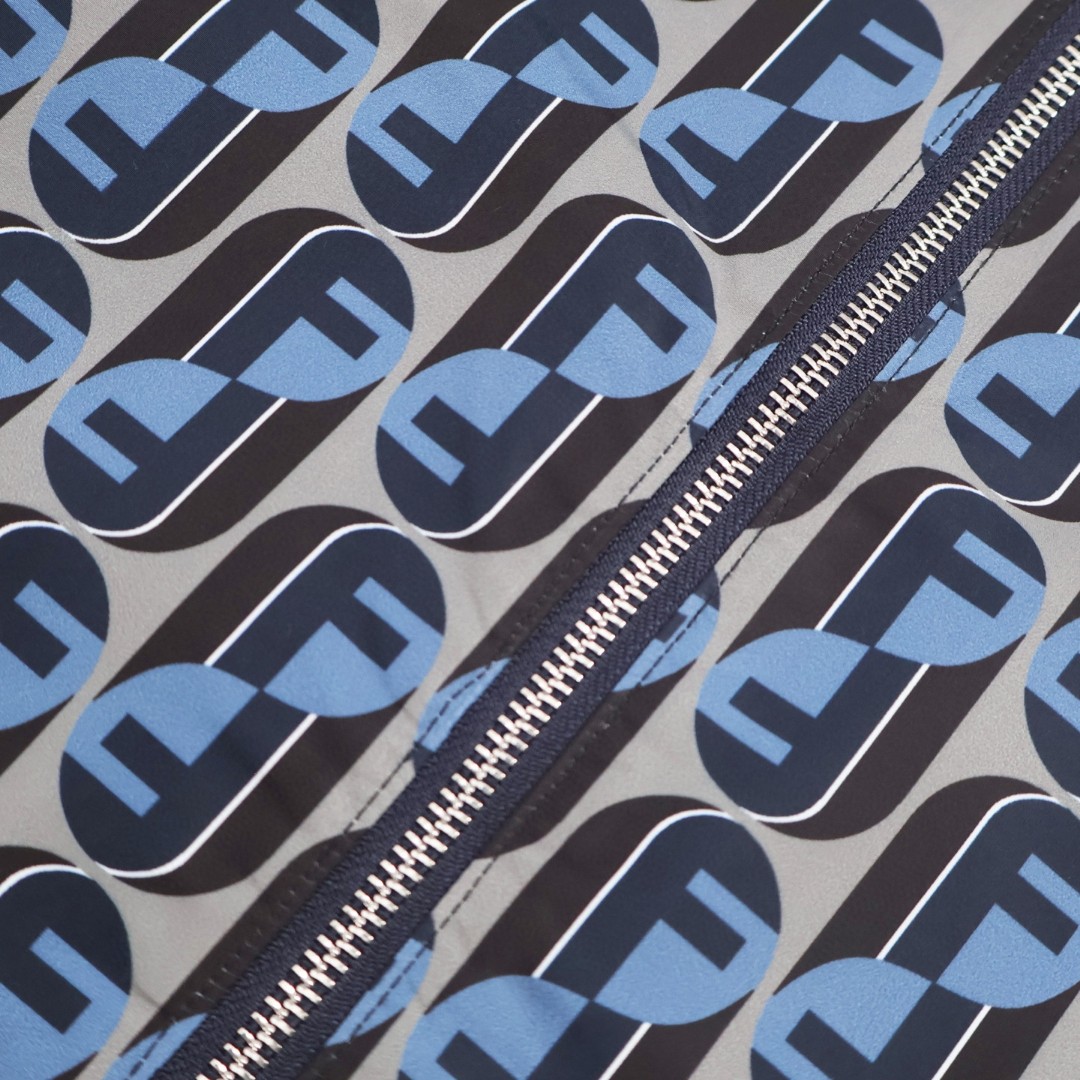 FENDI 芬迪 双面两穿冲锋衣 外套 夹克 长袖 B5