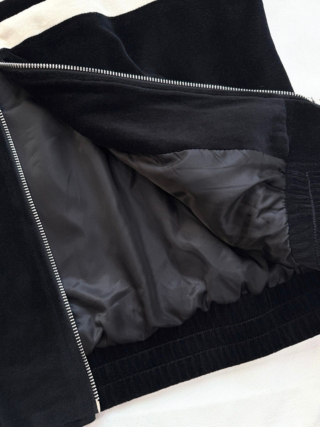 CELINE 赛琳 字母刺绣拼接条纹丝绒拉链外套 夹克 长袖 黑色 C5 RV0GB748Q-38AW