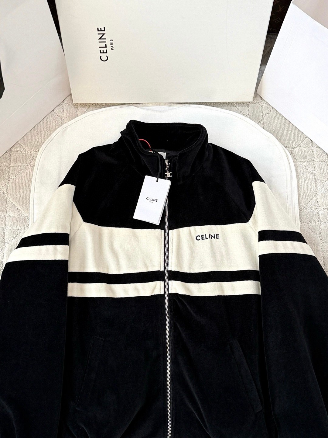 CELINE 赛琳 字母刺绣拼接条纹丝绒拉链外套 夹克 长袖 黑色 C5 RV0GB748Q-38AW