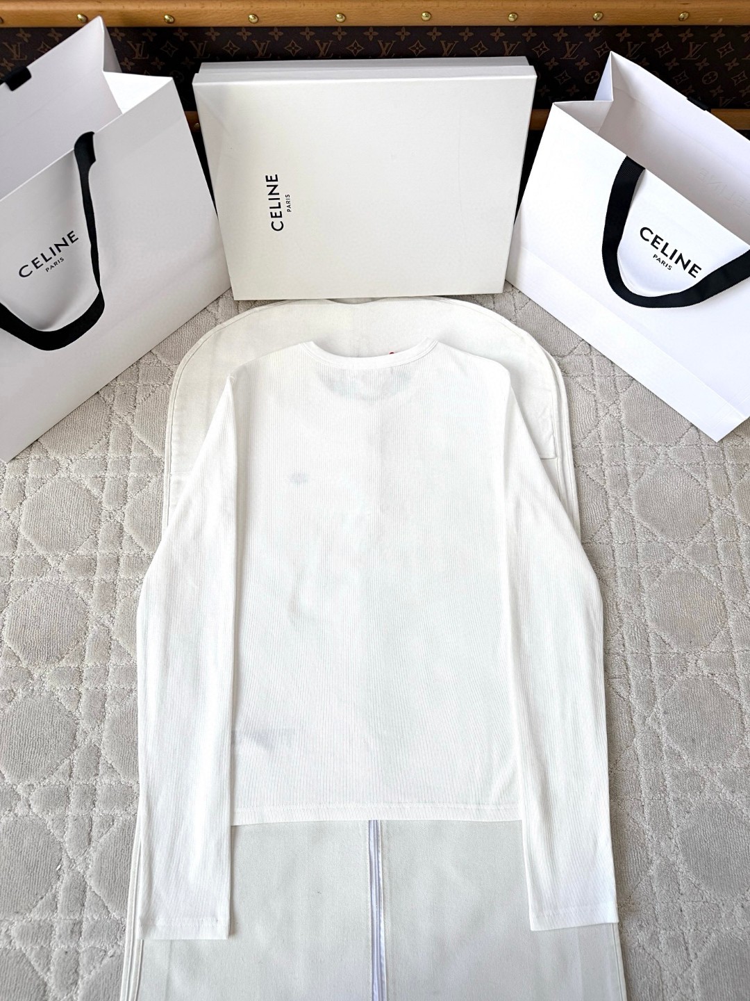 CELINE 赛琳 字母l刺绣针织衫T恤 打底衫 长袖 白色 黑色 A5 RX0A90F43-01OB