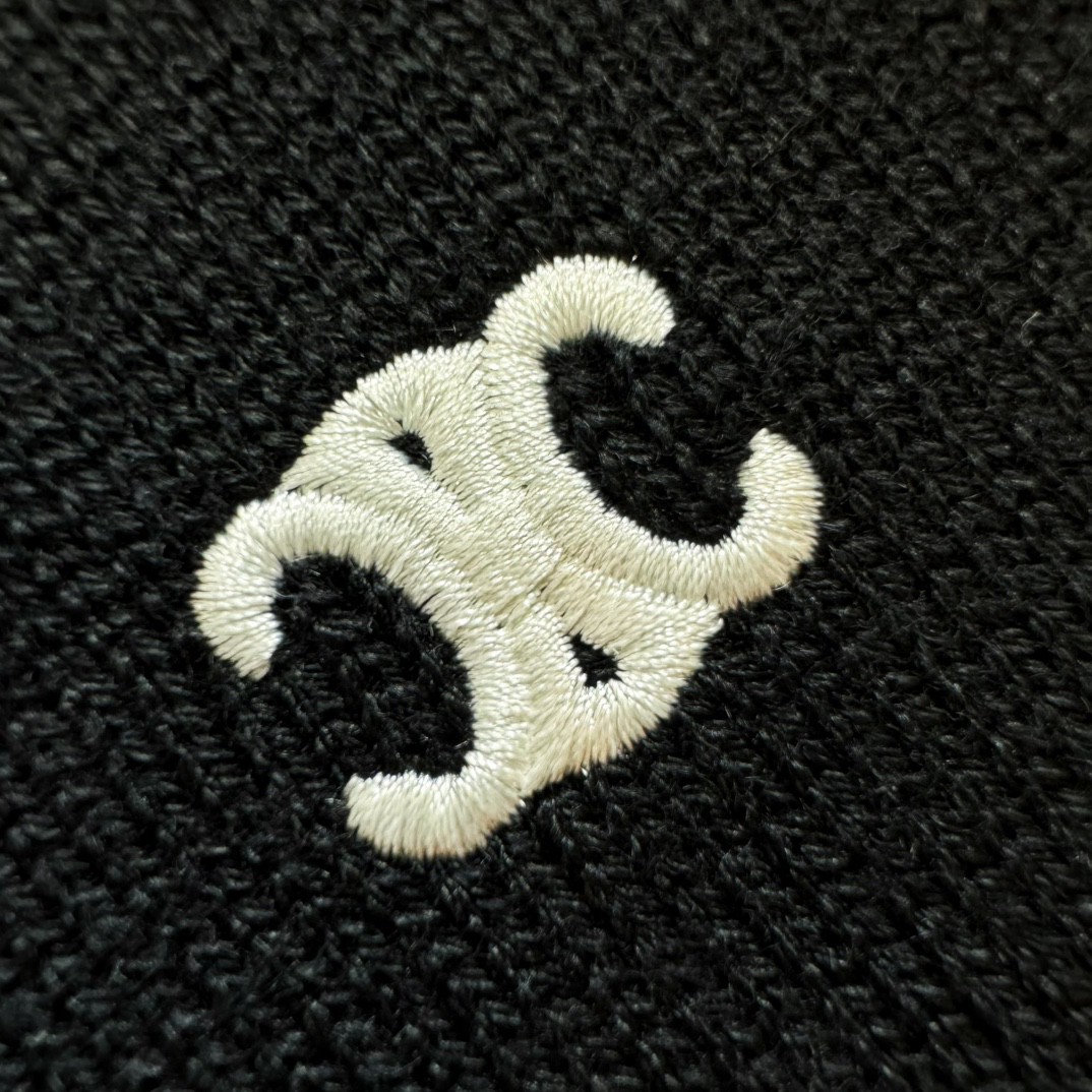 CELINE 赛琳 凯旋门刺绣V领套头毛衣 针织衫 长袖 黑色 B0 2ADBK823Y-38NO