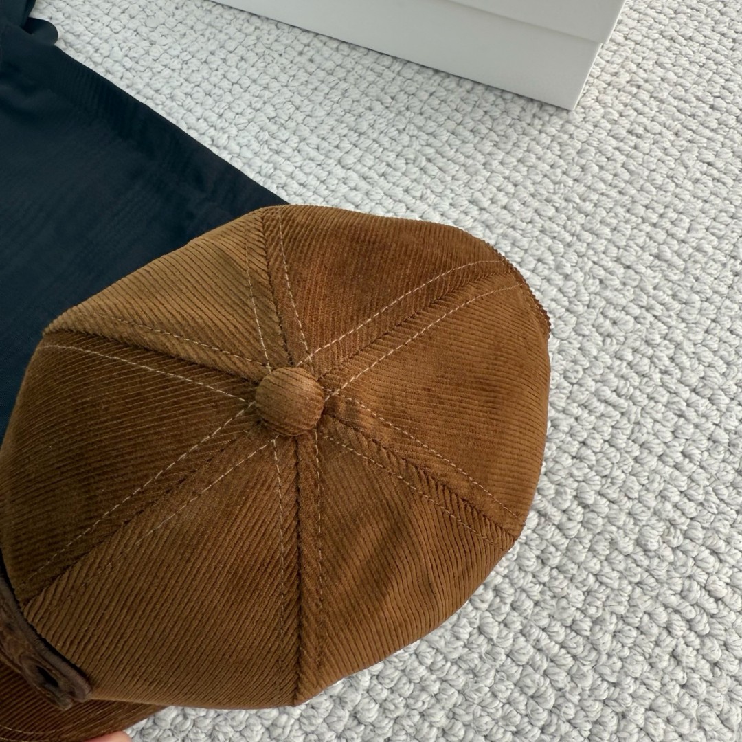 CELINE 赛琳 凯旋门绣花灯芯绒棒球帽 鸭舌帽 帽子 棕色 B0